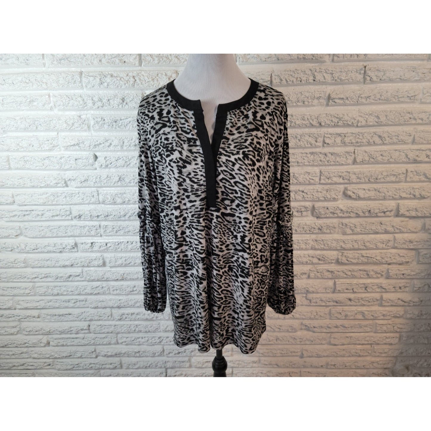 Cato Womens Top 18W 20W Plus Tunic Knit Black Gray Animal Print Long Ruffle