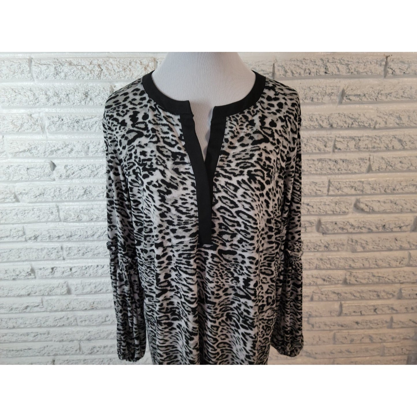 Cato Womens Top 18W 20W Plus Tunic Knit Black Gray Animal Print Long Ruffle