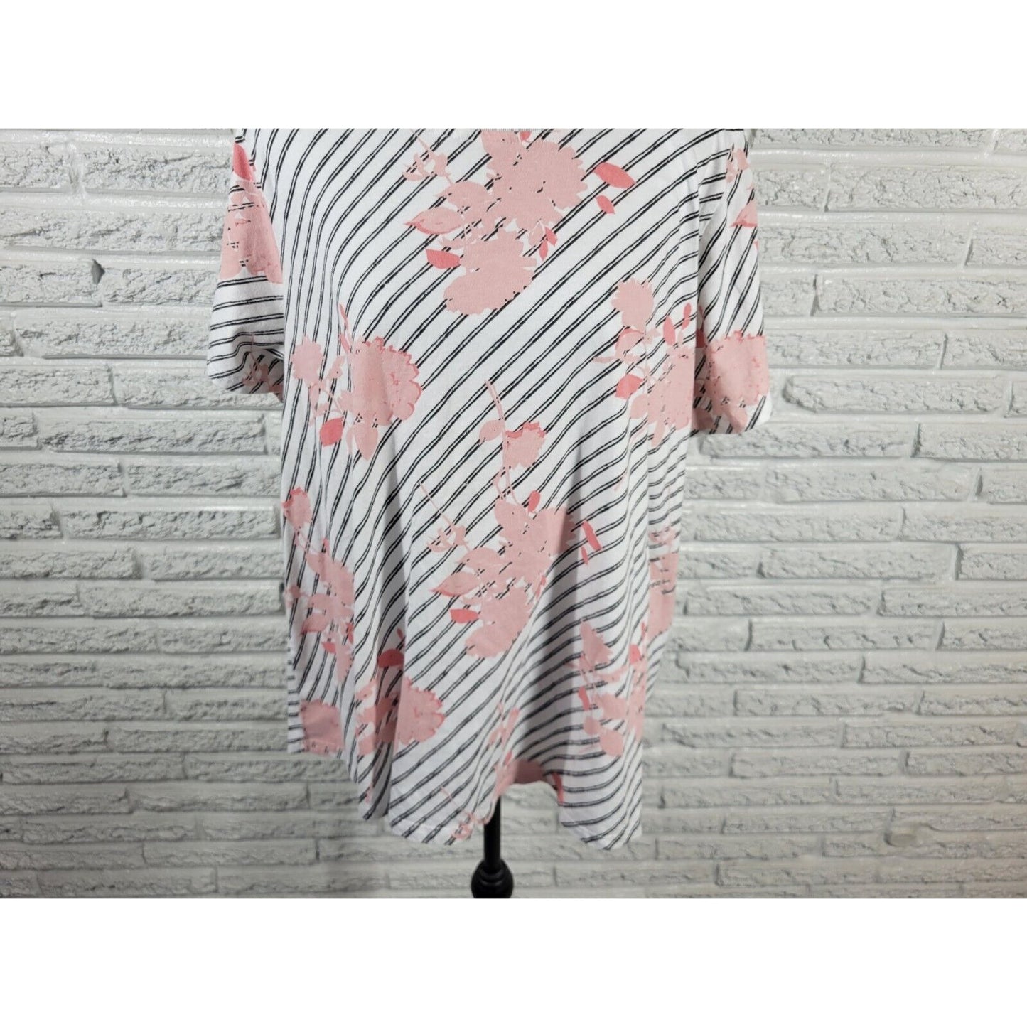 Roamans Womens Top 1X Tee Short Sleeve Pink Floral Cotton Casual Back Keyhole