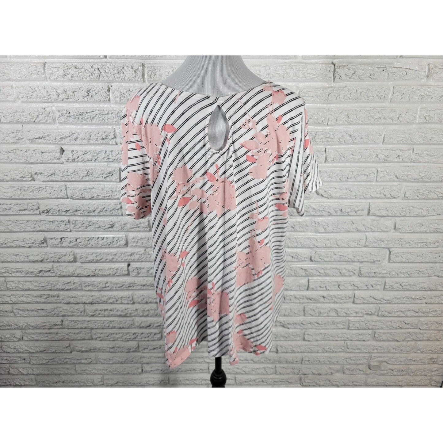 Roamans Womens Top 1X Tee Short Sleeve Pink Floral Cotton Casual Back Keyhole