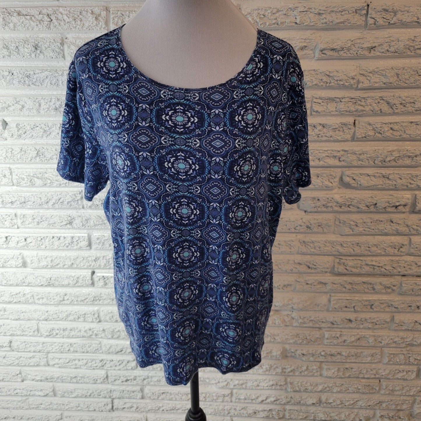 Croft Barrow Womens Top 1X Plus Tee Short Sleeve Blue Floral Geometric Cotton
