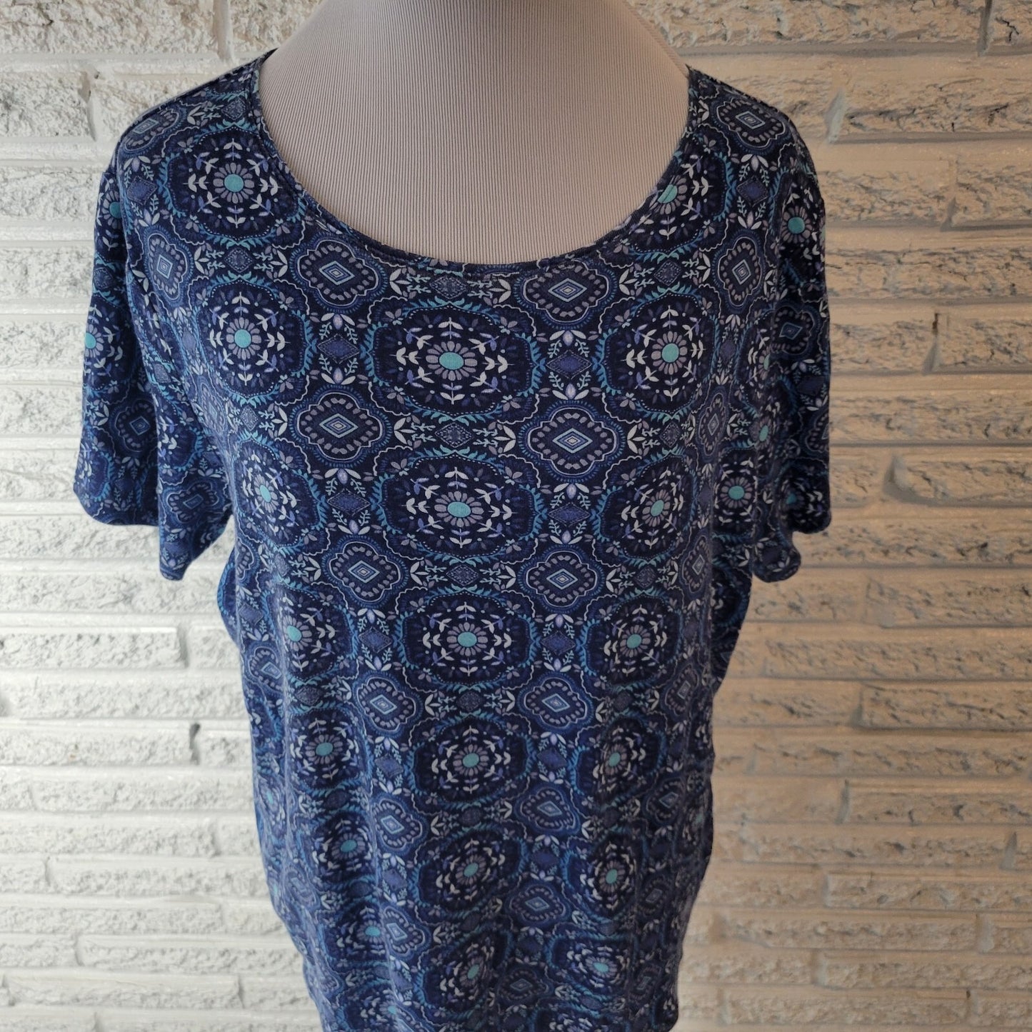 Croft Barrow Womens Top 1X Plus Tee Short Sleeve Blue Floral Geometric Cotton