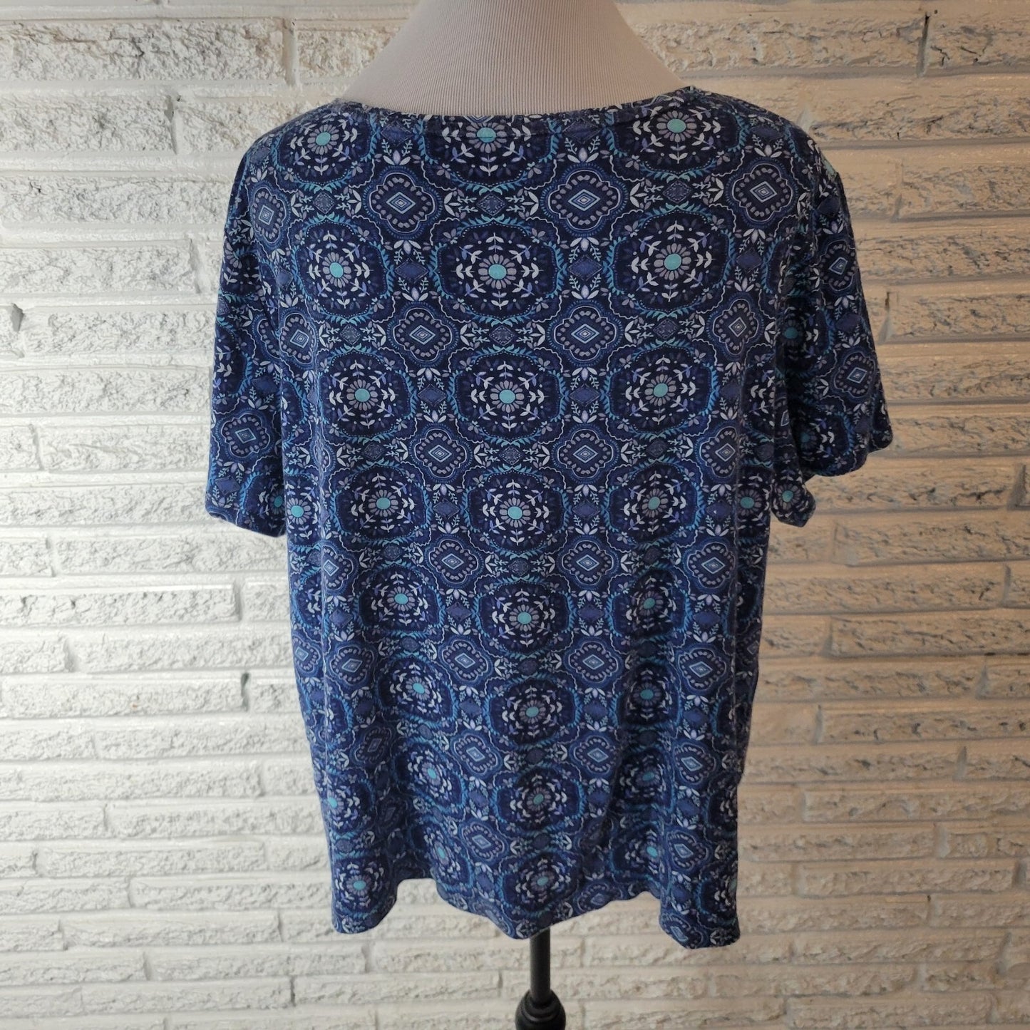 Croft Barrow Womens Top 1X Plus Tee Short Sleeve Blue Floral Geometric Cotton