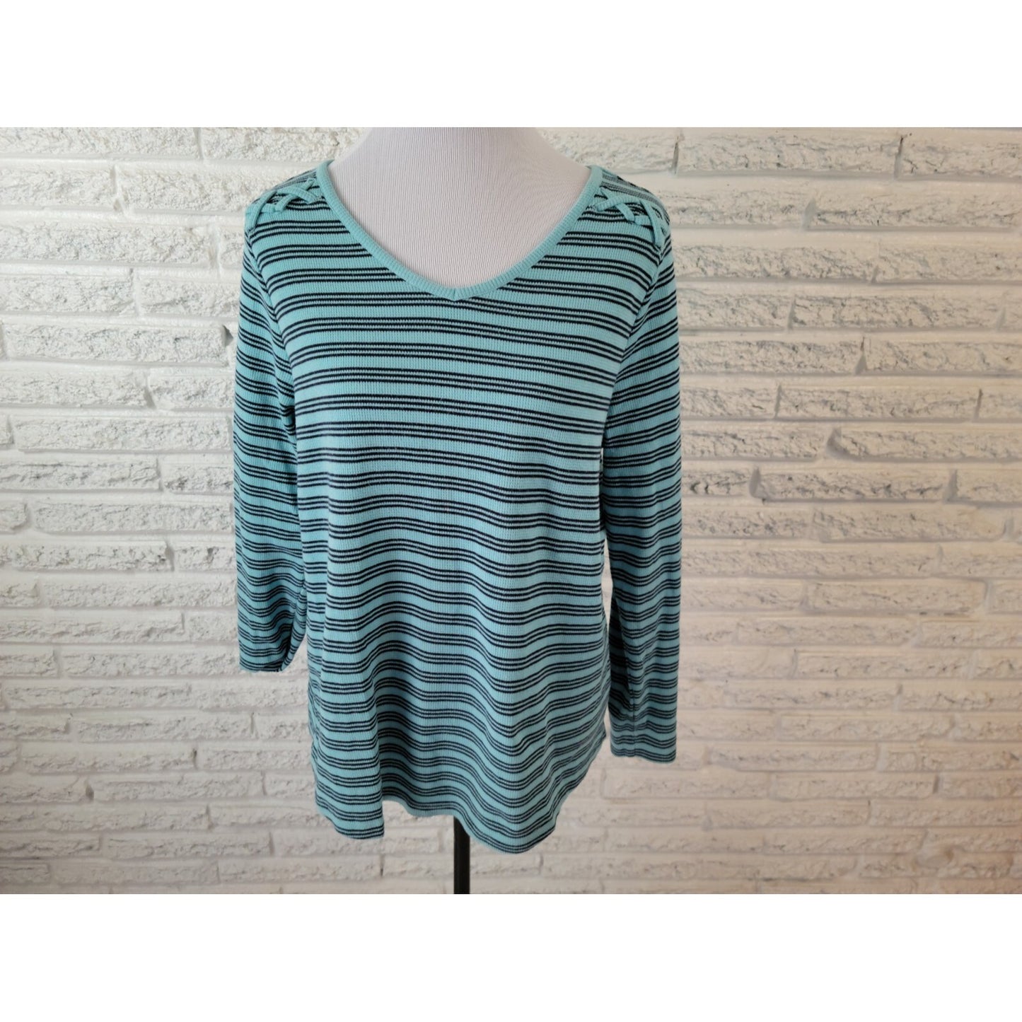 CJ Banks Women Top Extra Large Waffle Knit Blue Stripe VNeck Casual Comfy