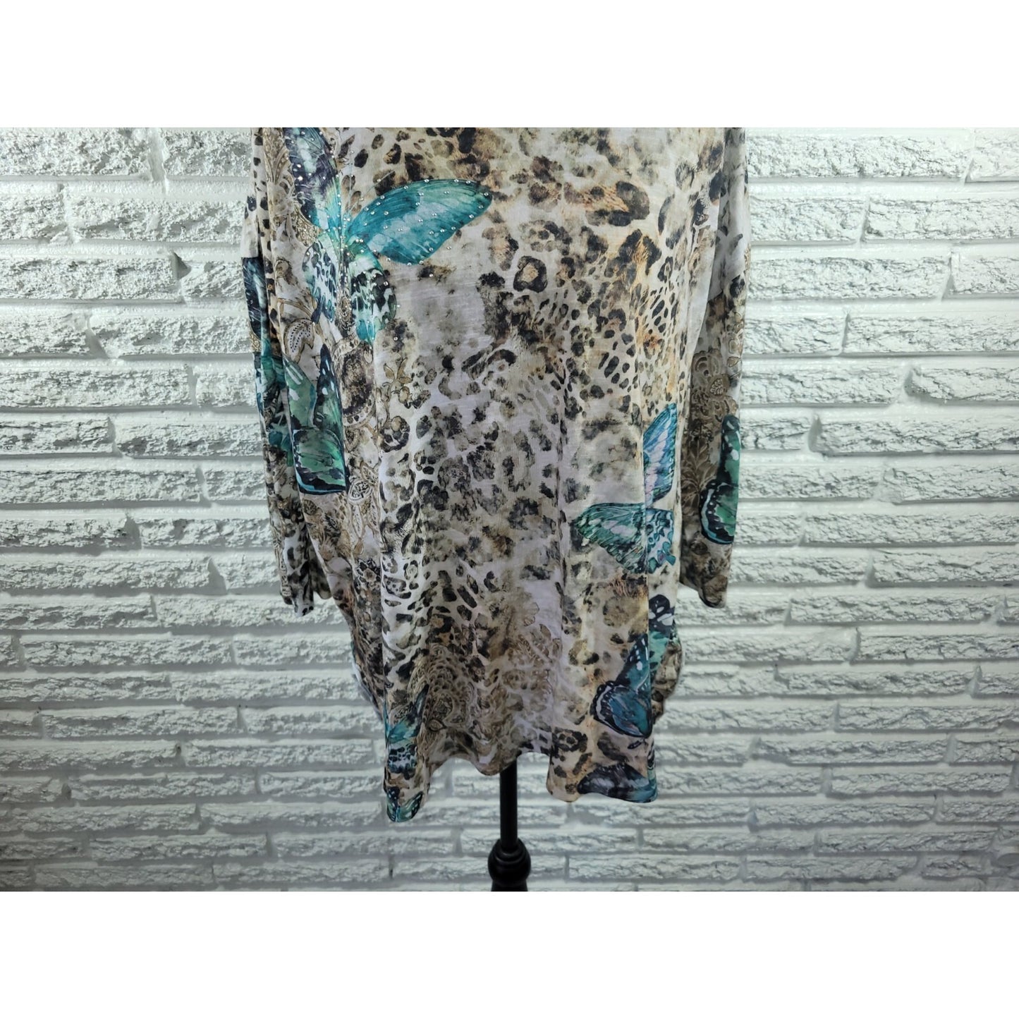 Time Tru Womens Top Extra Large 16 18 3/4 Sleeve Butterflies Tan Animal Print
