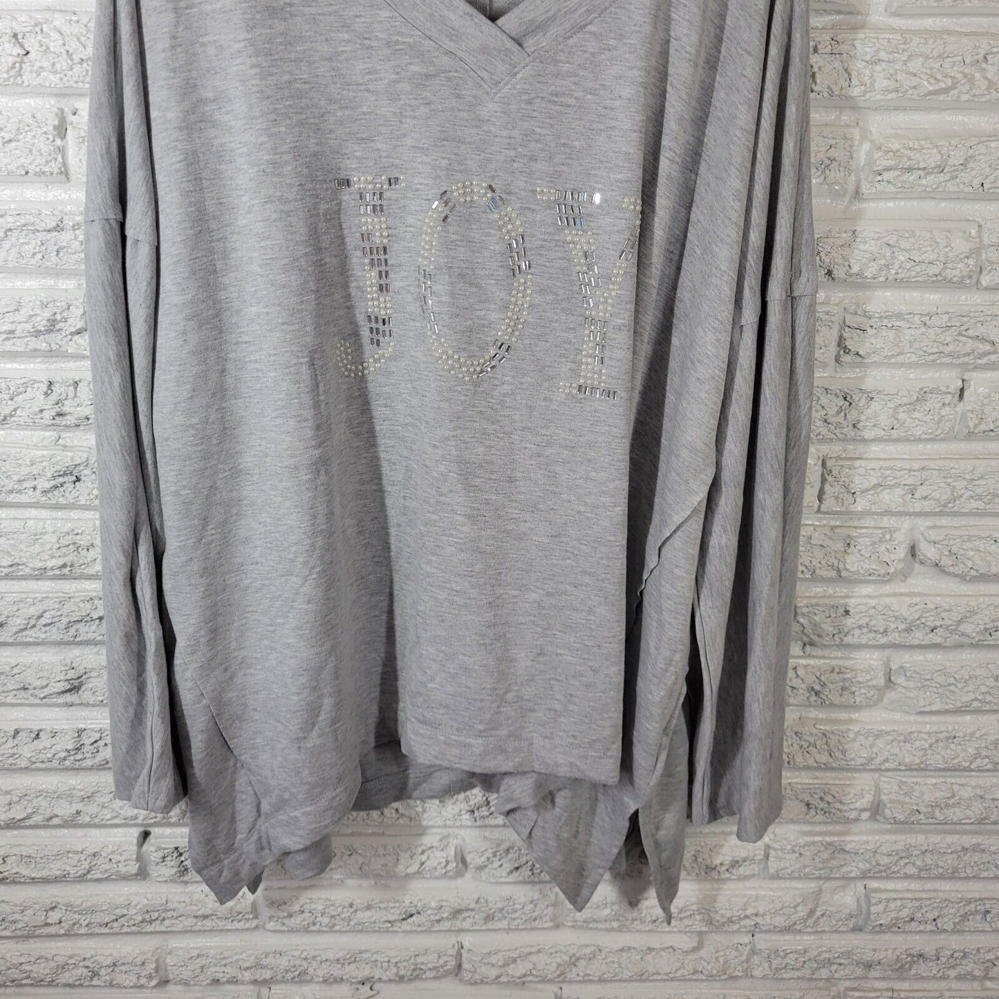Christmas Live Well Womens Top 26W 28W Plus Tee Long Sleeve Beaded Joy Gray Soft