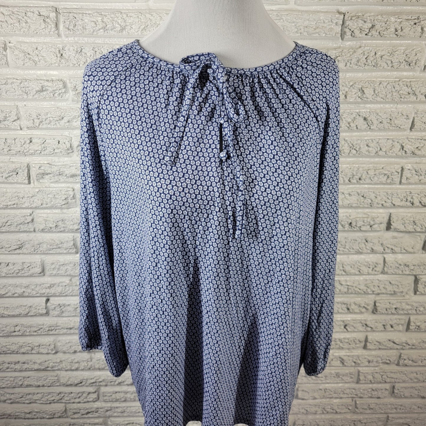 Croft & Barrow Women's XL Blue Geometric Tunic Top Round Neck Keyhole 3/4 Sleeve