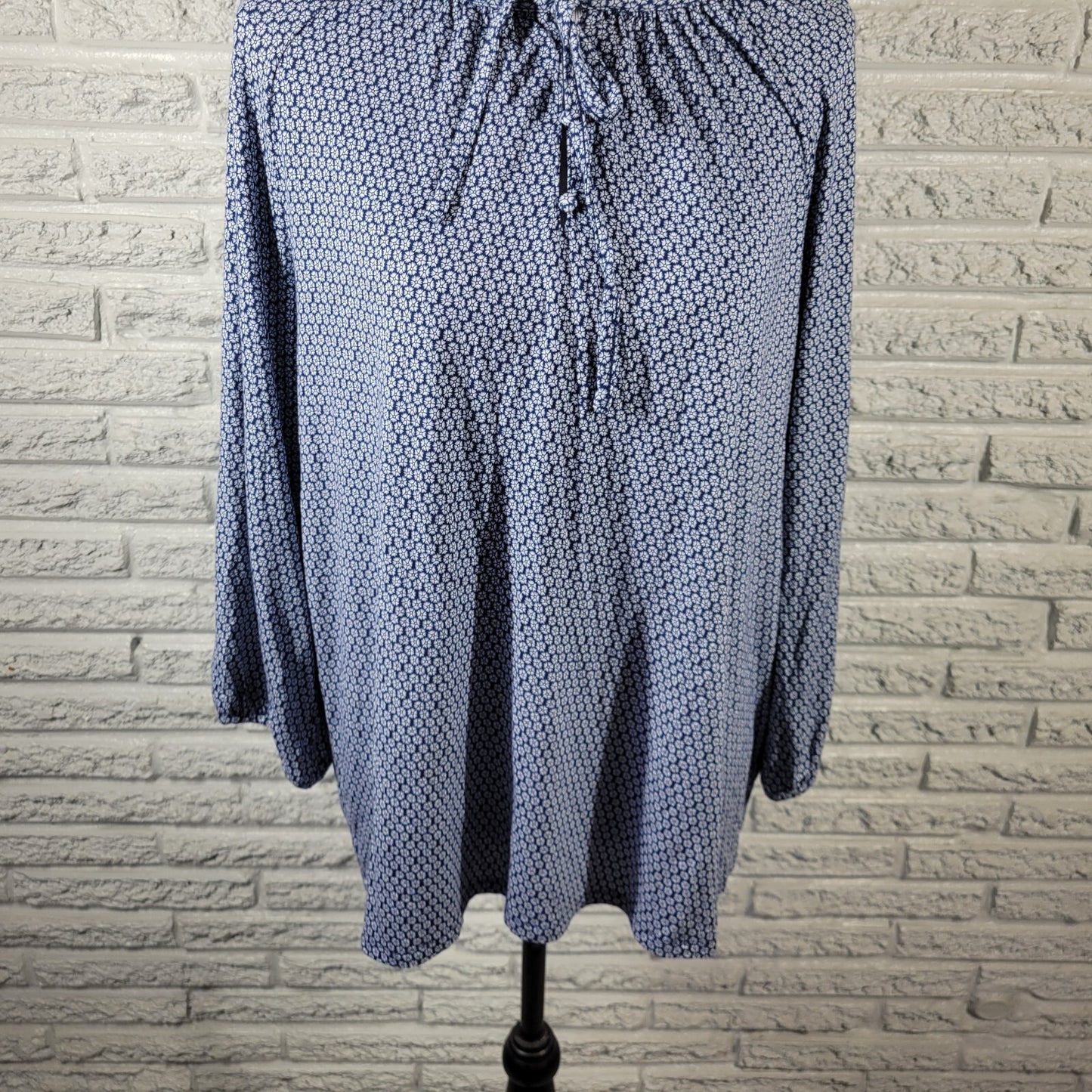 Croft & Barrow Women's XL Blue Geometric Tunic Top Round Neck Keyhole 3/4 Sleeve