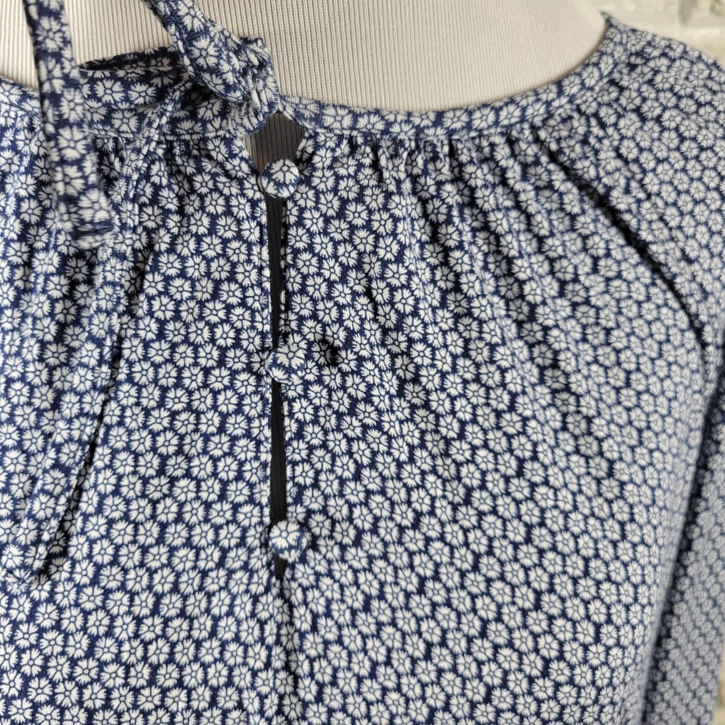 Croft & Barrow Women's XL Blue Geometric Tunic Top Round Neck Keyhole 3/4 Sleeve