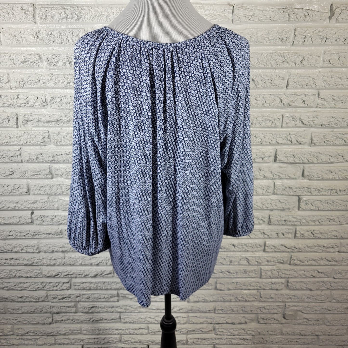 Croft & Barrow Women's XL Blue Geometric Tunic Top Round Neck Keyhole 3/4 Sleeve
