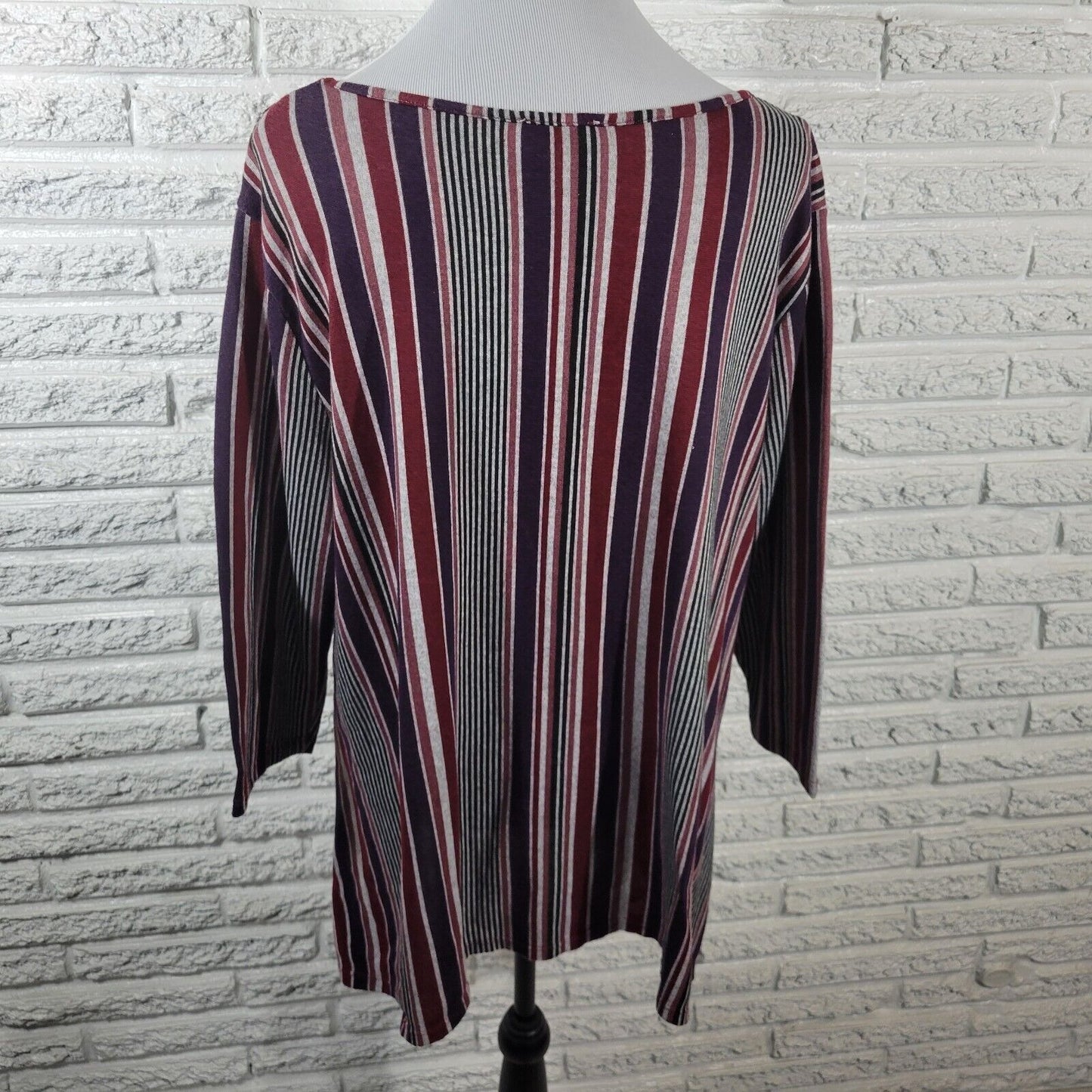 Como Blu Womens Top 2X Plus Knit 3/4 Sleeve Burgundy Stripe Poly Blend Keyhole