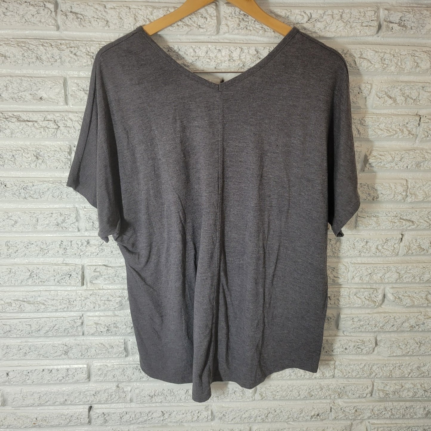 Disney Cruise Lines Women Top Extra Large Tee Gray Embroidered Purple Sequins