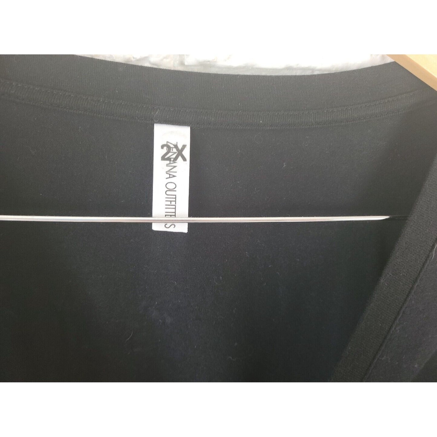 Christmas Zenana Outfitters Womens Top 2X Tee Cut Out Black Sleeve Rhinestone