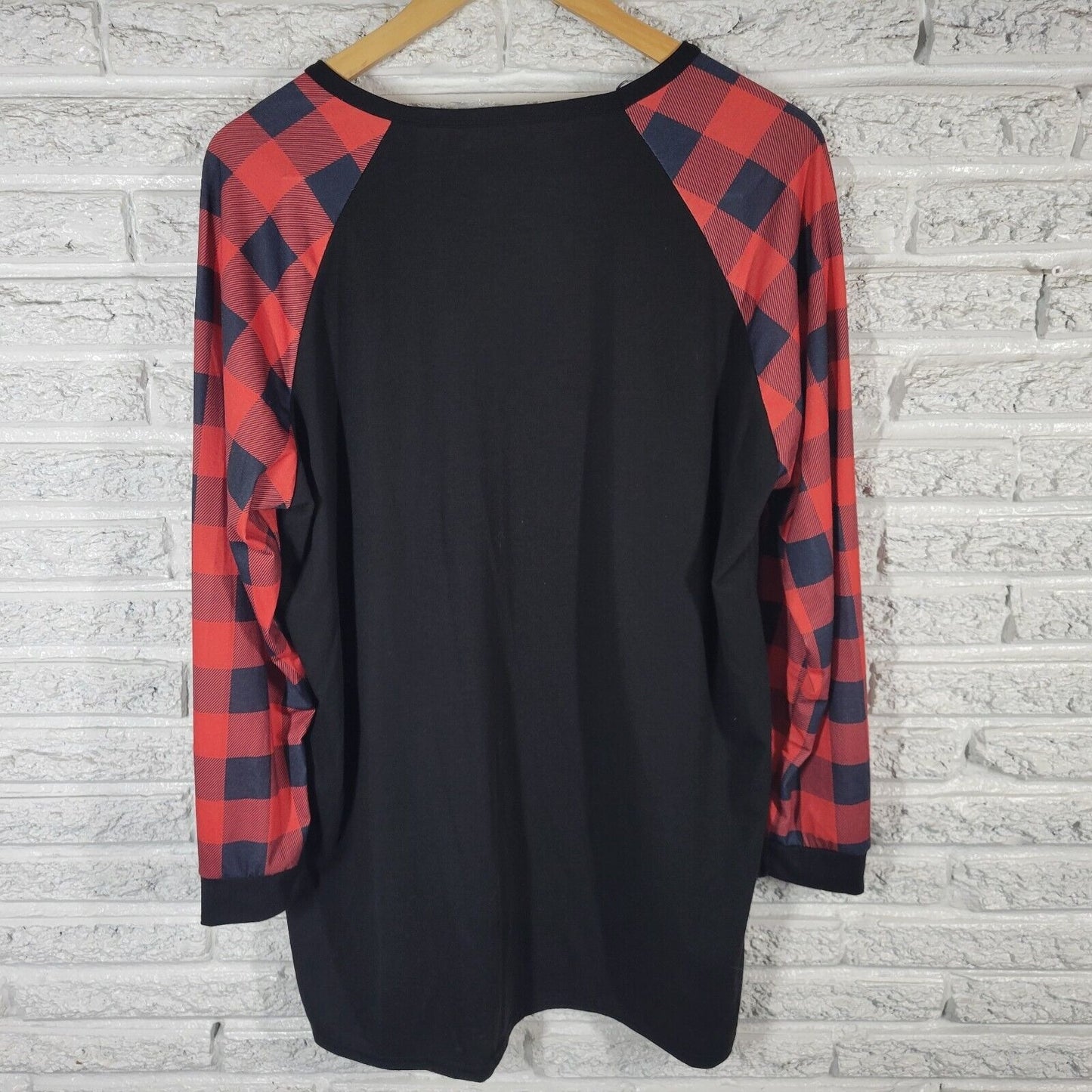 Christmas Womens Top XL Tee Long Raglan Sleeve Black Reindeer Lightweight Comfy