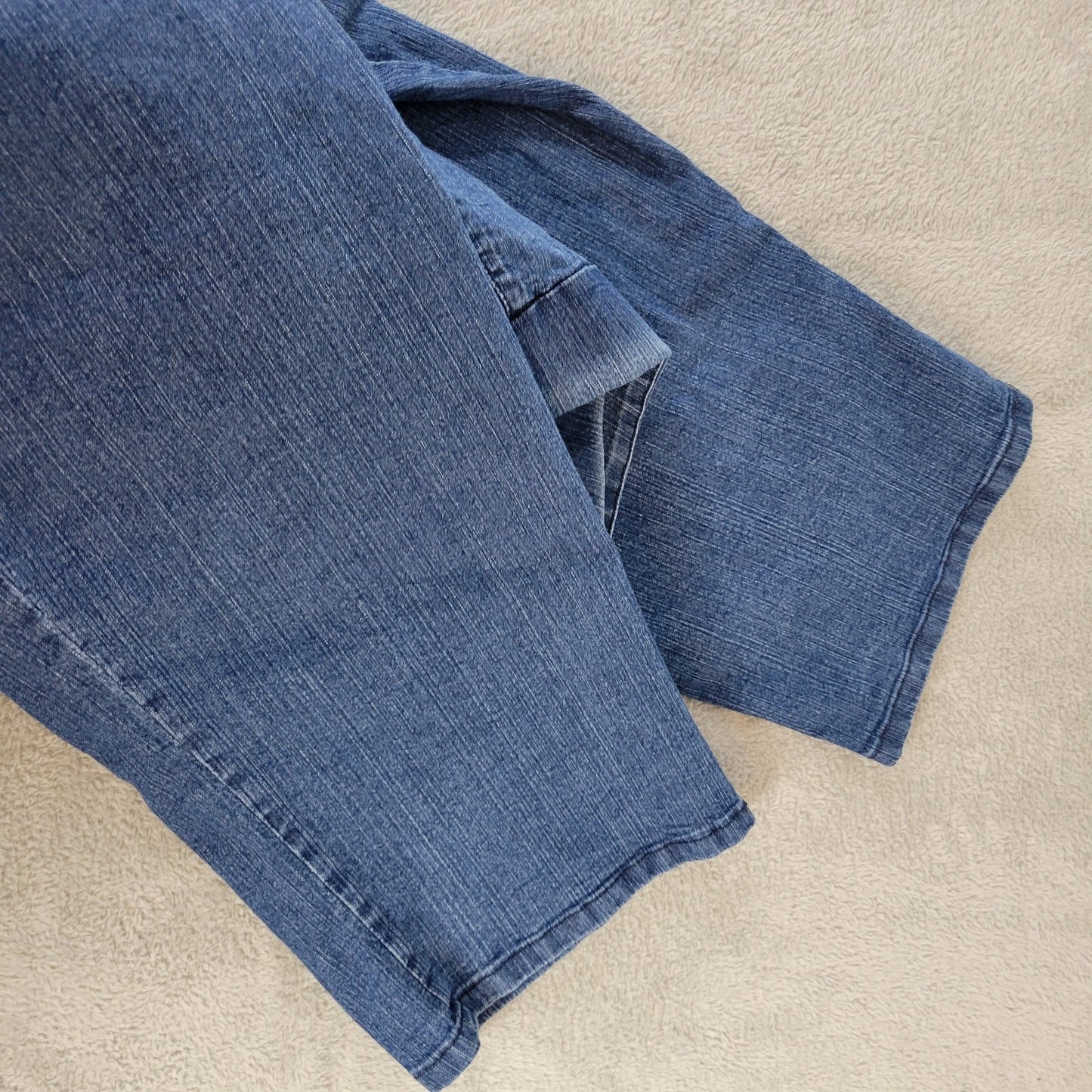 Chic Women Jeans 18 Plus Capri Pull On Medium Blue Denim Wash Cotton Blend Comfy