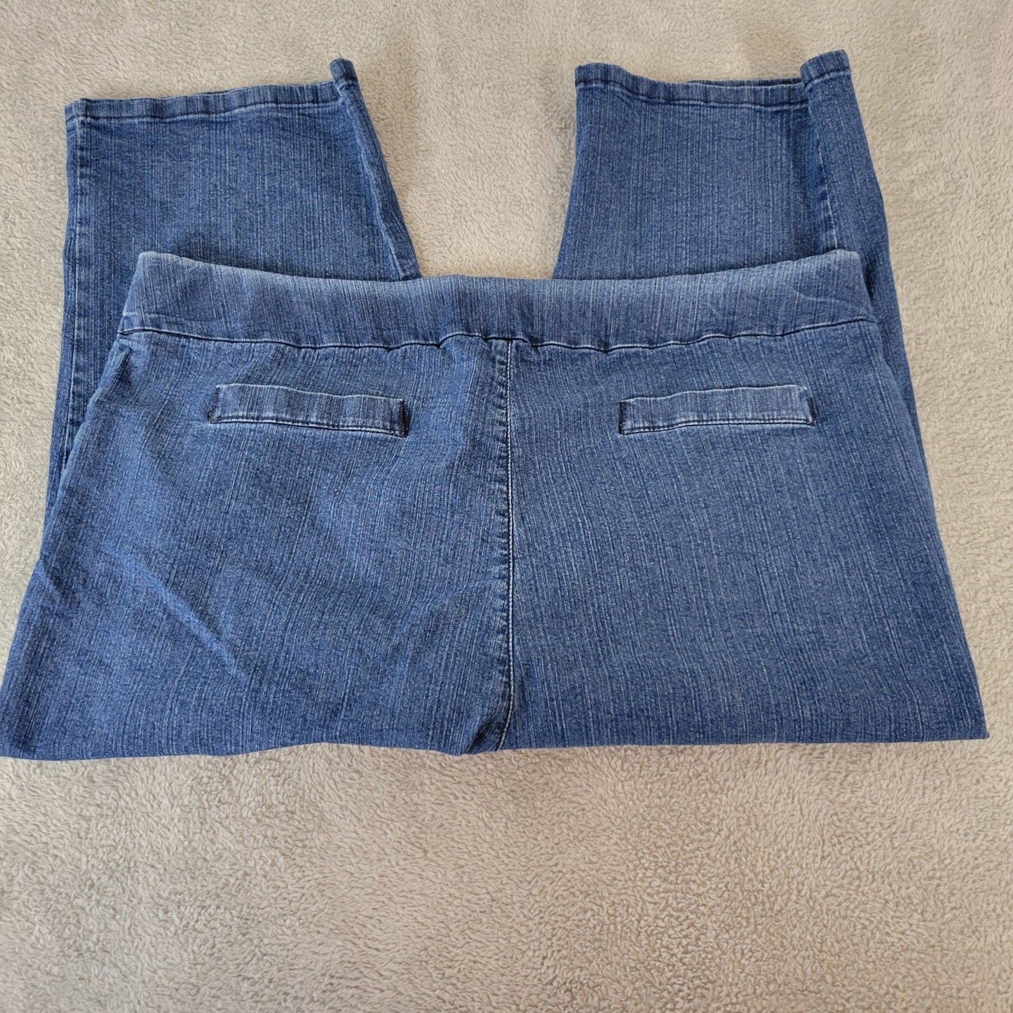 Chic Women Jeans 18 Plus Capri Pull On Medium Blue Denim Wash Cotton Blend Comfy