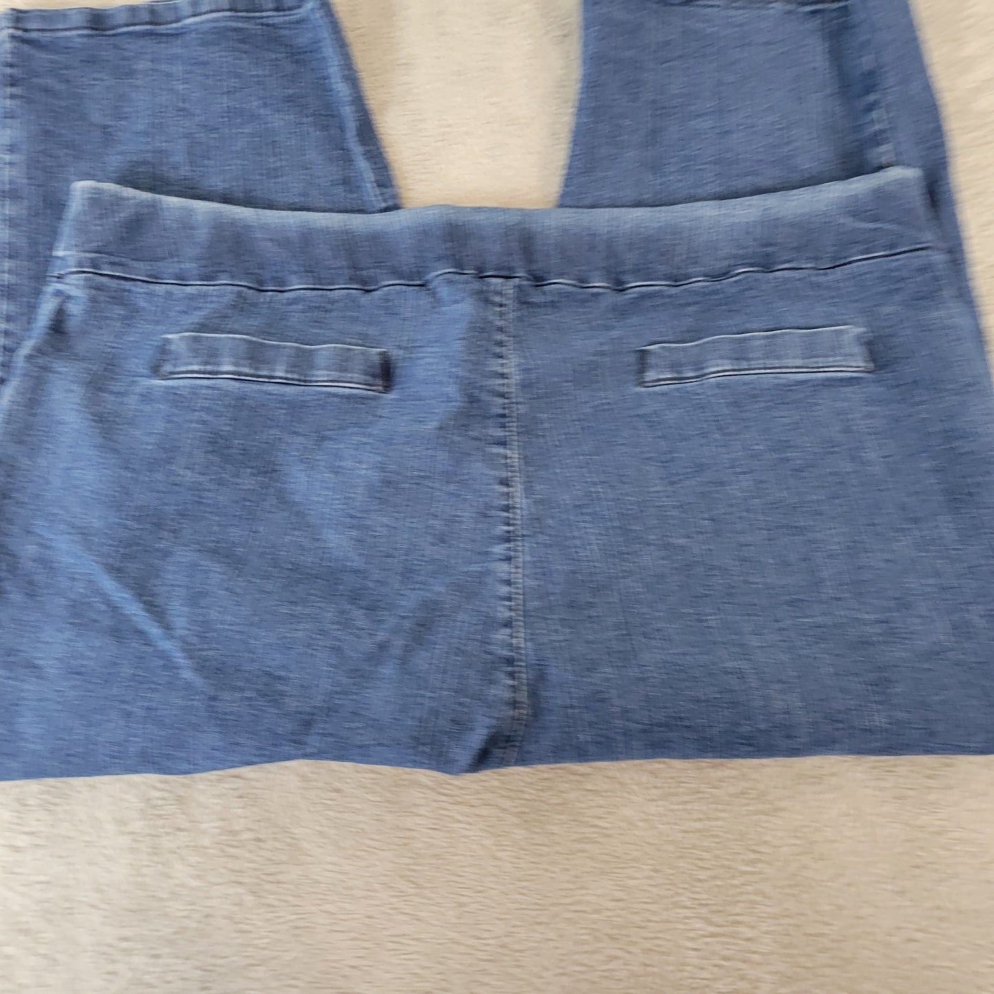 Chic Women Jeans 18 Plus Capri Pull On Medium Blue Denim Wash Cotton Blend Comfy