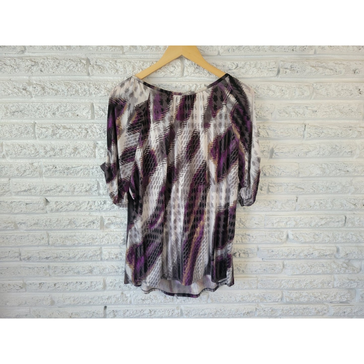 Worthington Purple Watercolor V-Neck Blouse Womens Plus Size Short Sleeve WAT36E
