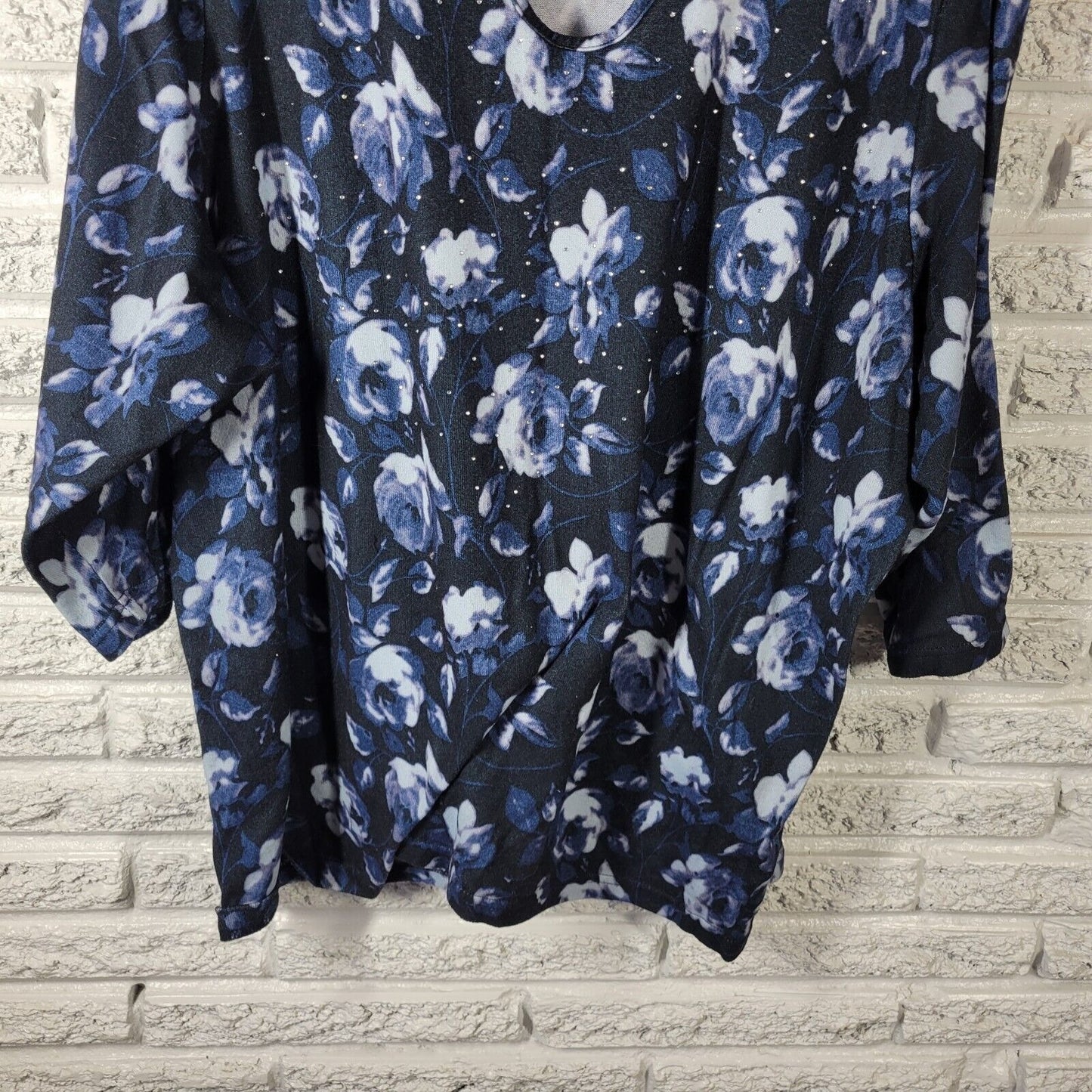 Rebecca Malone Women Top 3X Tunic 3/4 Sleeve Blue Roses Keyhole Rhinestones