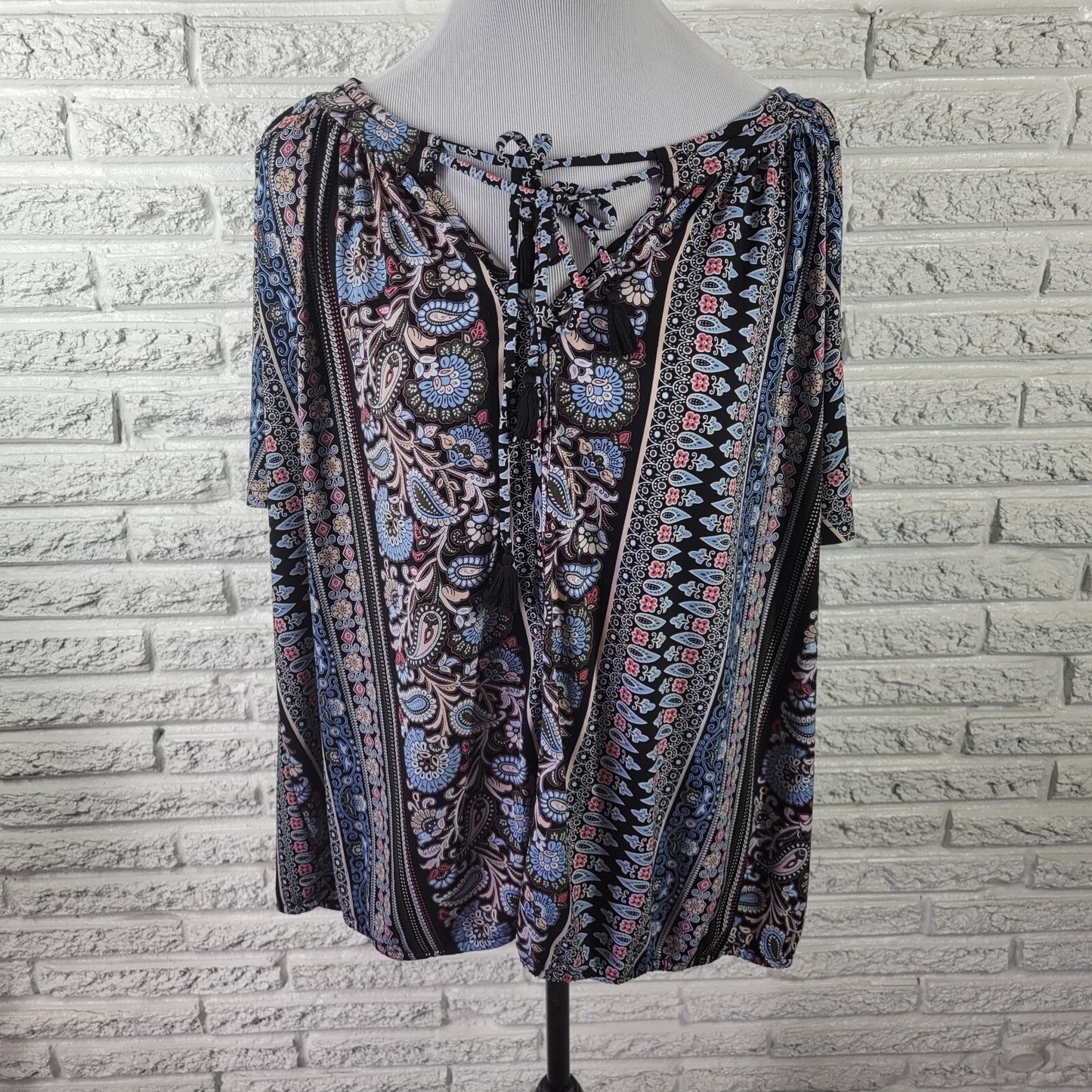 Liz Claiborne Womens Top 2X Plus Short Sleeve Blue Paisley Keyhole Poly Blend
