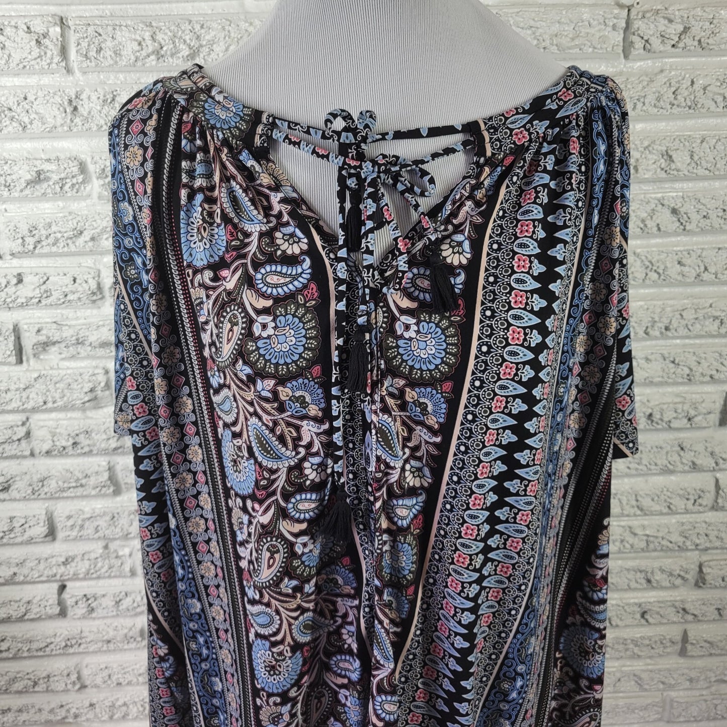 Liz Claiborne Womens Top 2X Plus Short Sleeve Blue Paisley Keyhole Poly Blend