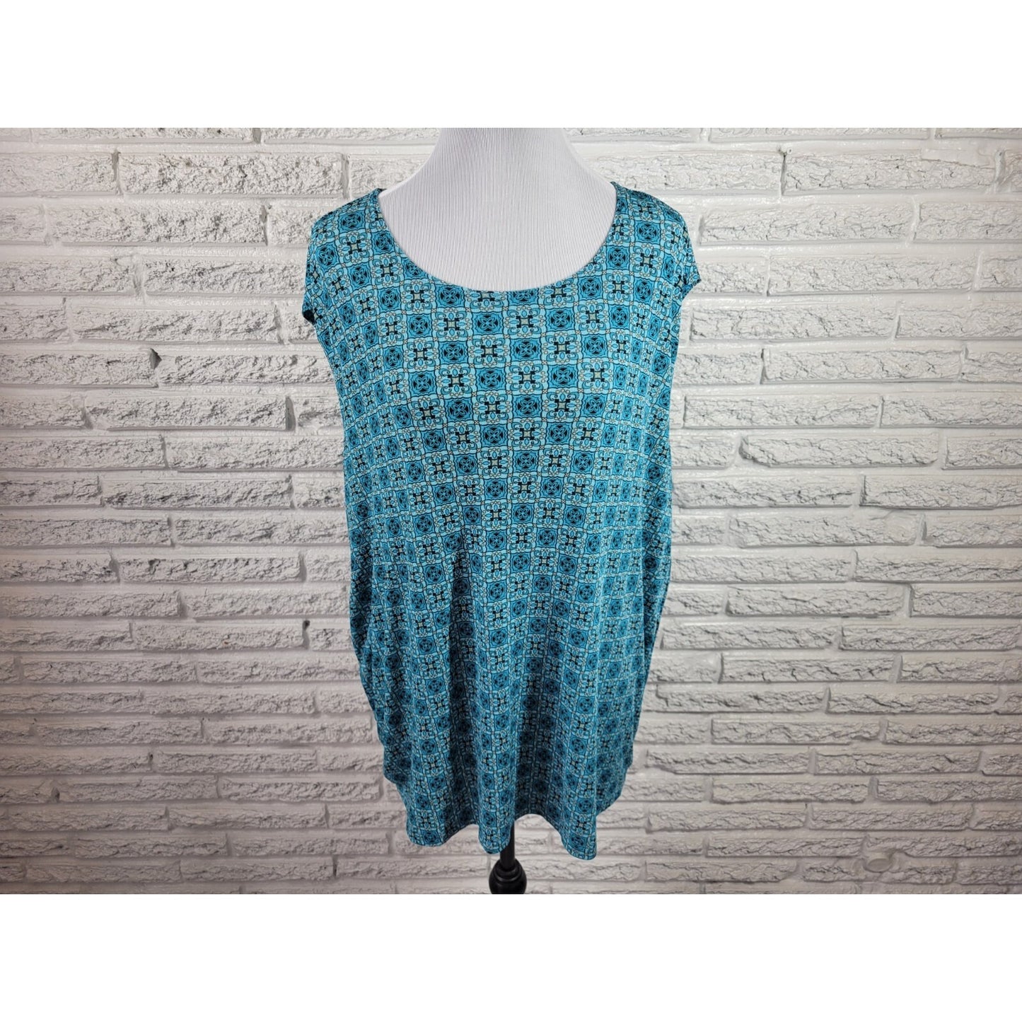 Impressions Women's 2X Plus Size Blue Geometric Sleeveless Tank Top Blouse