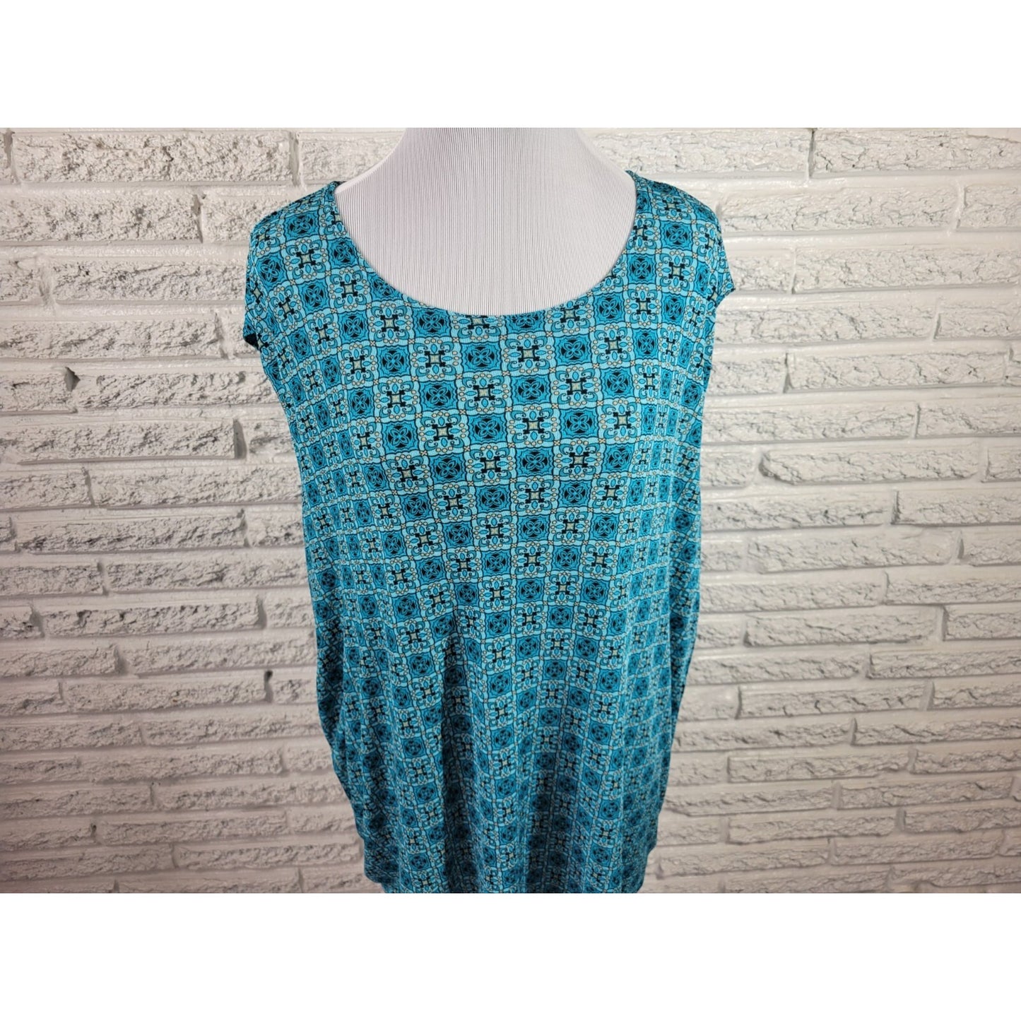 Impressions Women's 2X Plus Size Blue Geometric Sleeveless Tank Top Blouse