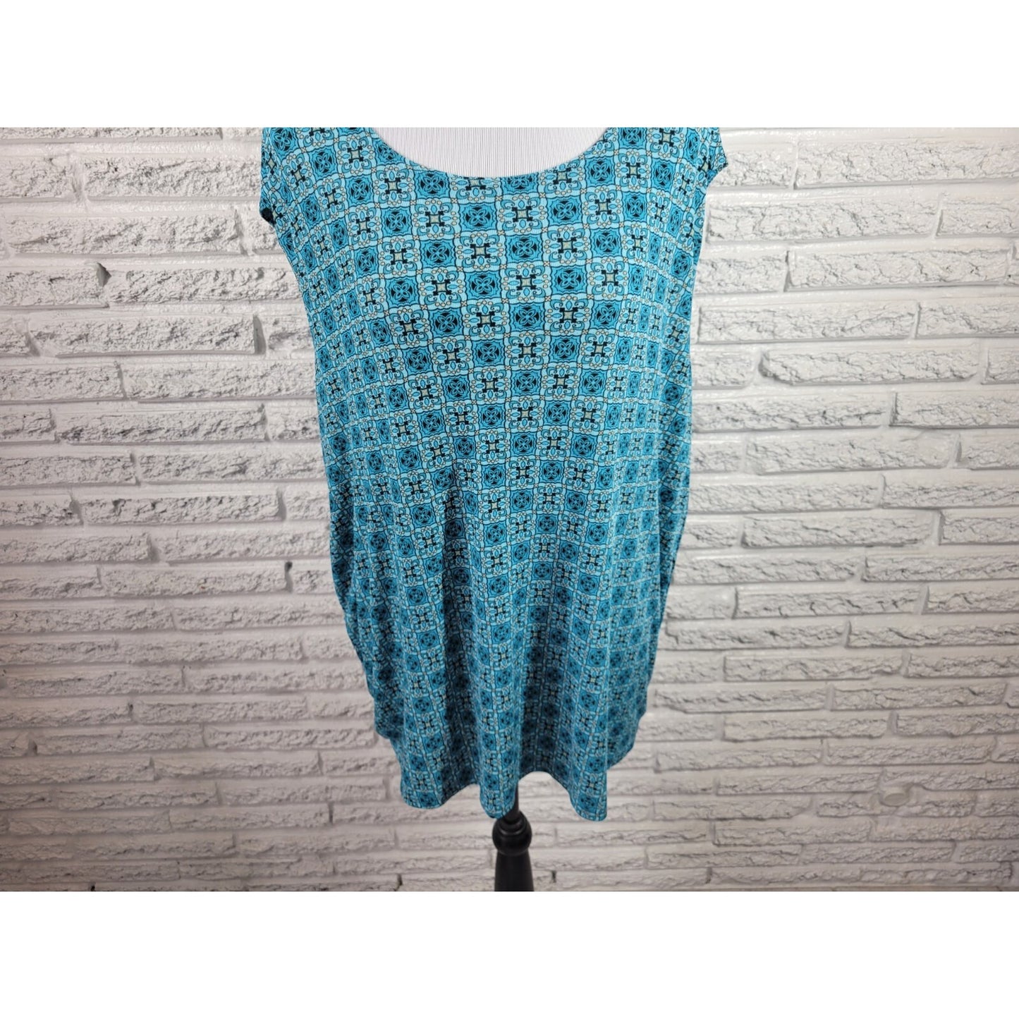 Impressions Women's 2X Plus Size Blue Geometric Sleeveless Tank Top Blouse
