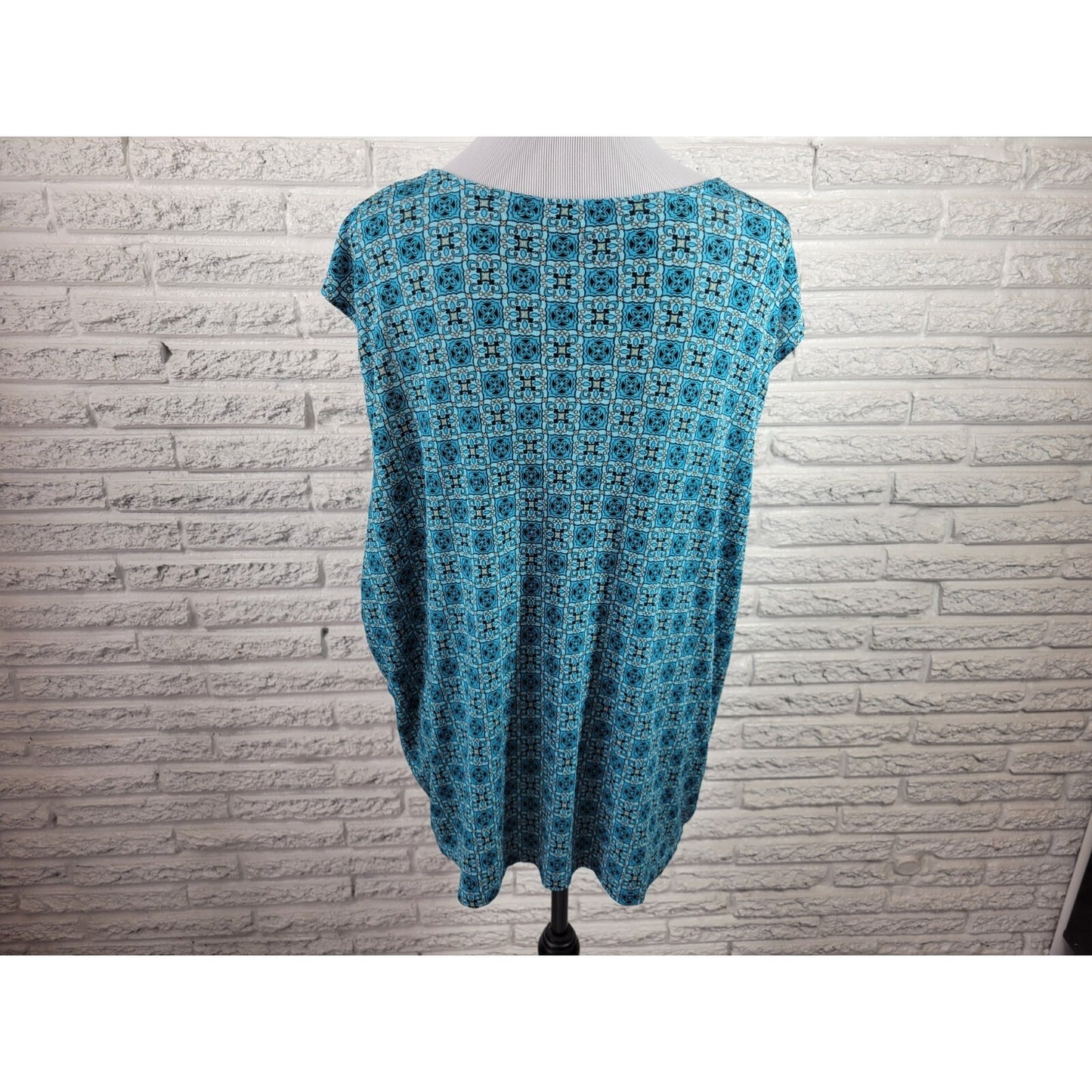 Impressions Women's 2X Plus Size Blue Geometric Sleeveless Tank Top Blouse