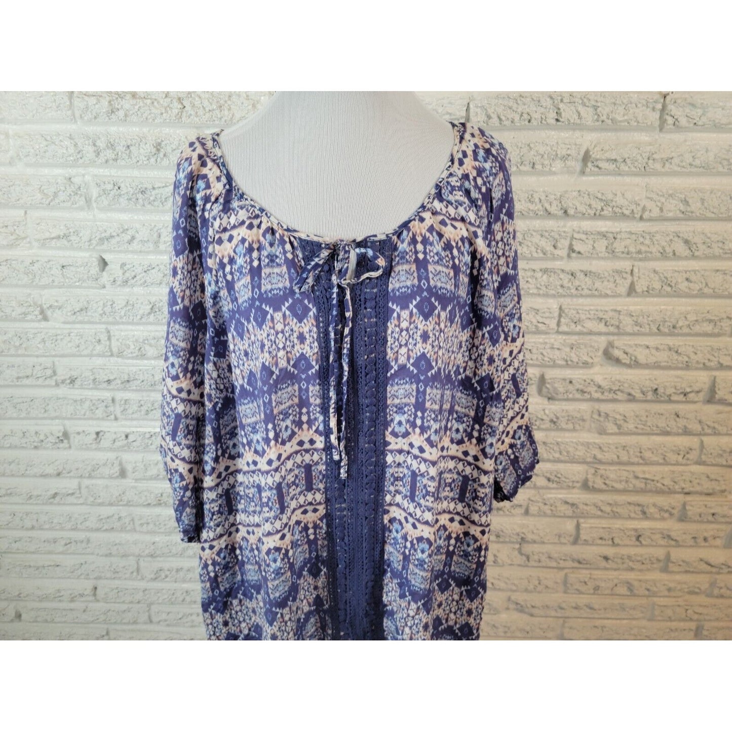 Avenue Womens Top 26 28 Plus Tunic Keyhole Blue Geometric Crochet Lace Trim