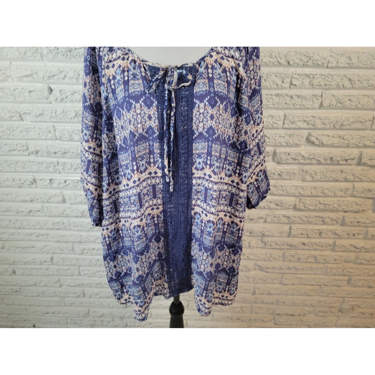 Avenue Womens Top 26 28 Plus Tunic Keyhole Blue Geometric Crochet Lace Trim