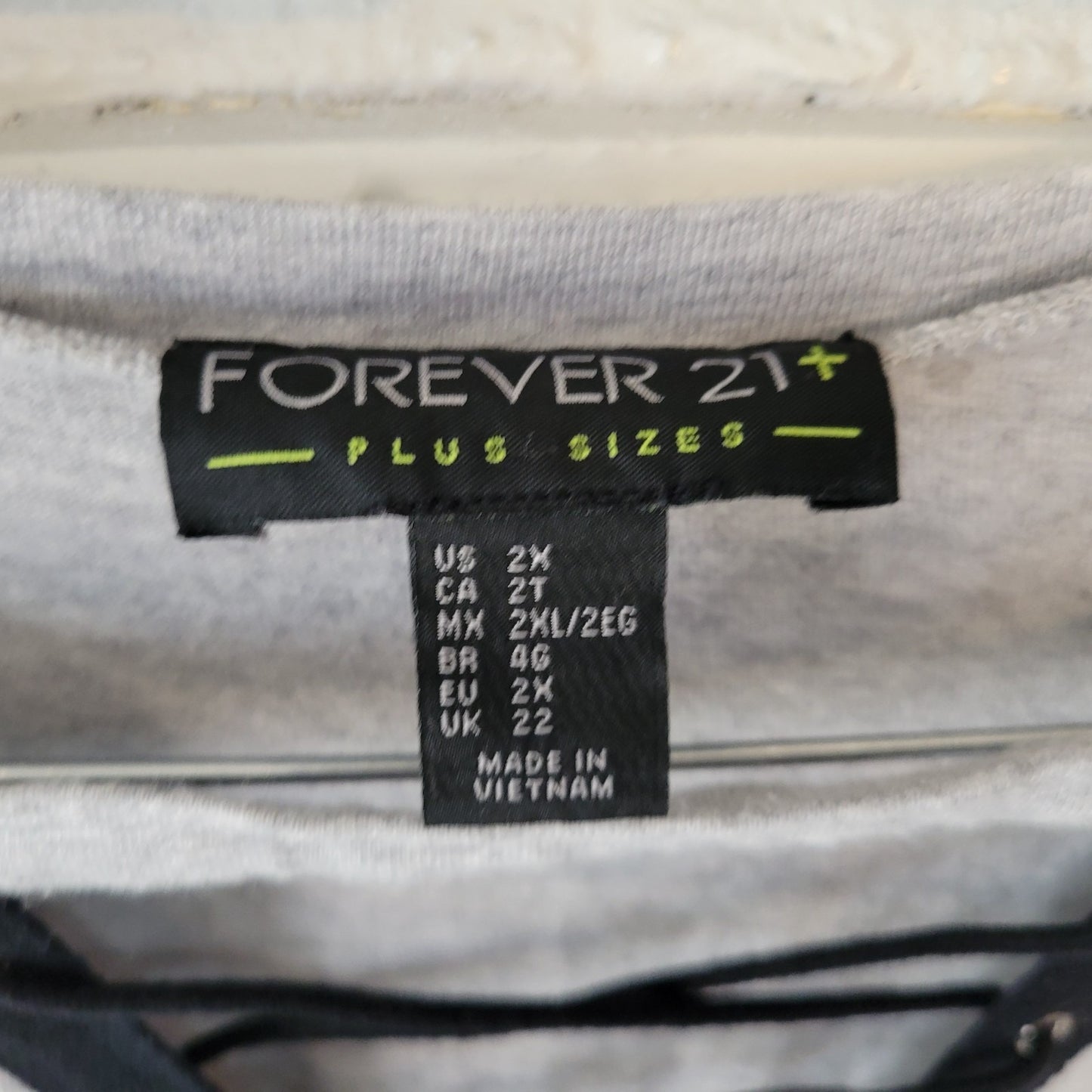 Forever 21 Womens Pajama Top 2X Plus Cuff Short Sleeve Gray Comfy Lace Up Lounge