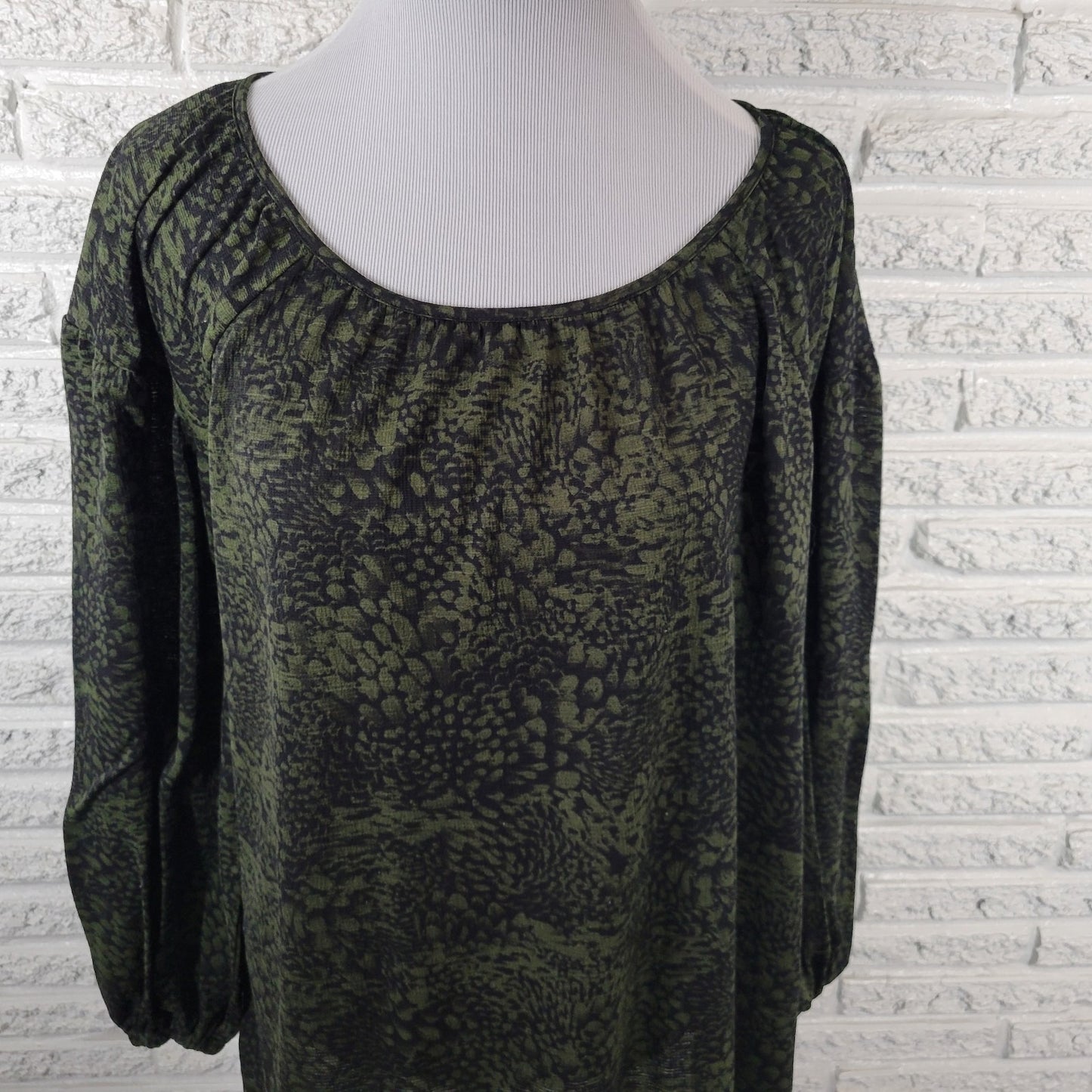 Ava Viv Womens Top 1X Plus Long Sleeve Green Watercolor Poly Blend Office Casual