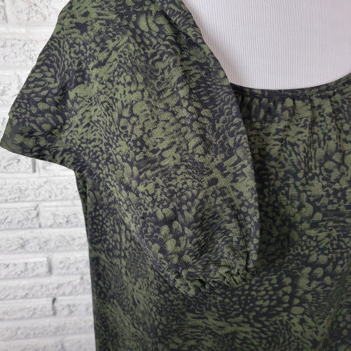 Ava Viv Womens Top 1X Plus Long Sleeve Green Watercolor Poly Blend Office Casual