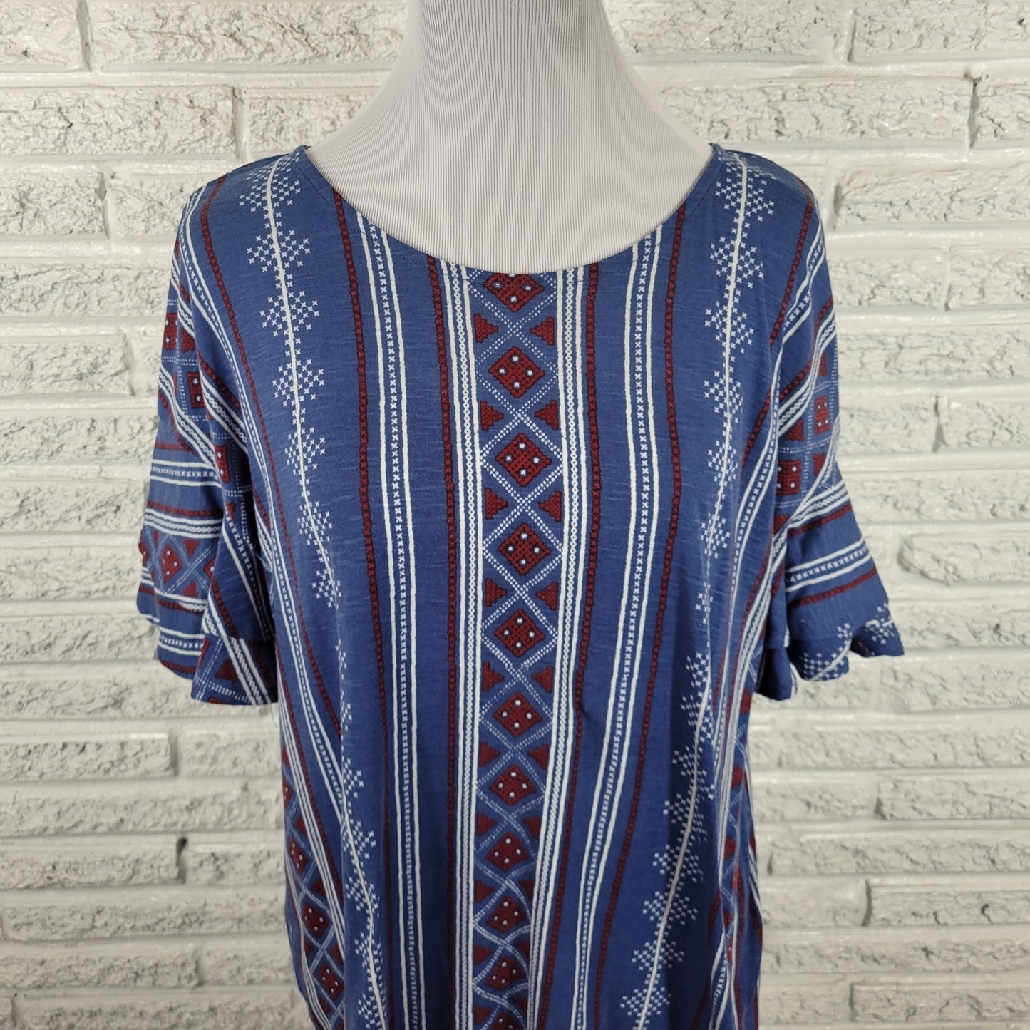 Westport Women's XL Blue Red Geometric Flutter Ruffle Sleeve Keyhole Back Blouse