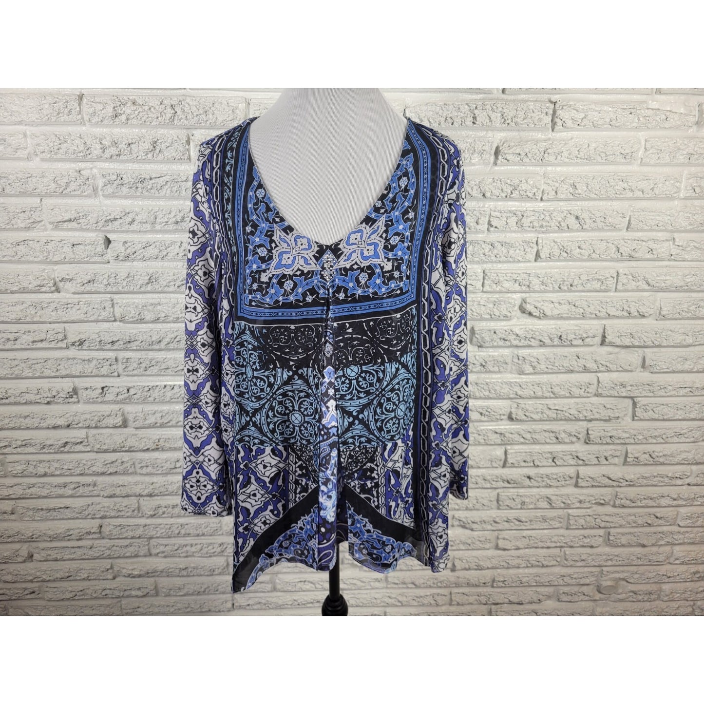 Apt 9 1X Plus Size Top Blue Geometric Studded V-Neck Long Sleeve Stretch