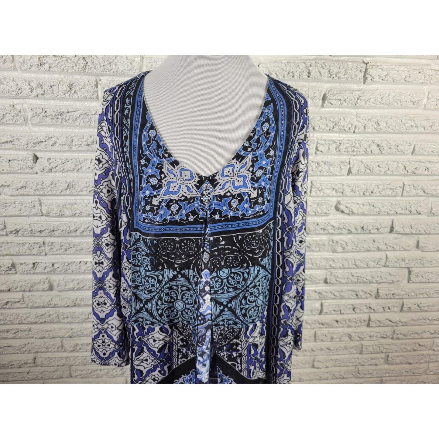Apt 9 1X Plus Size Top Blue Geometric Studded V-Neck Long Sleeve Stretch