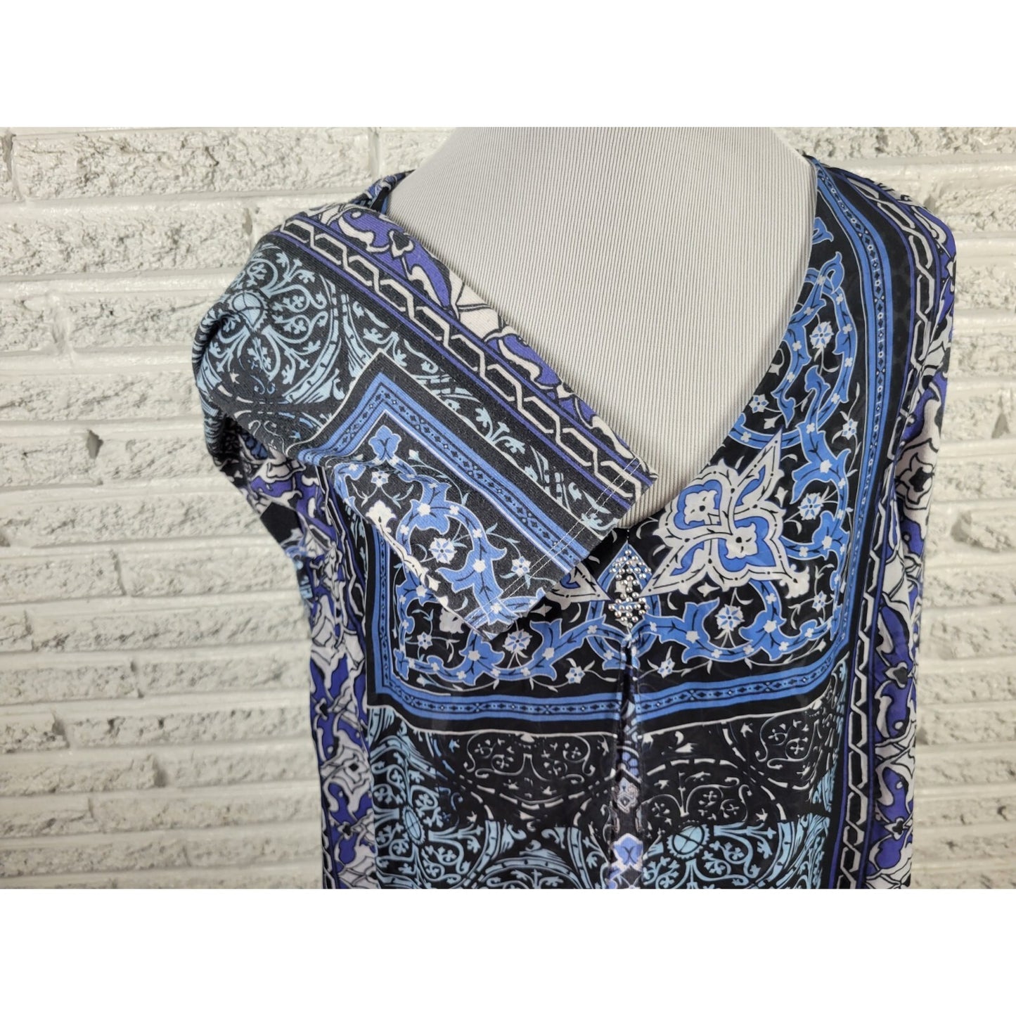 Apt 9 1X Plus Size Top Blue Geometric Studded V-Neck Long Sleeve Stretch