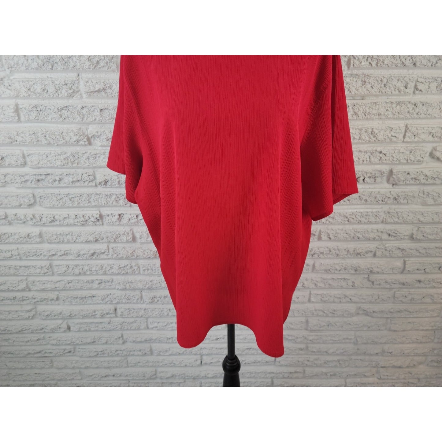 Maggie Barnes Womens Top 22W Plus Short Sleeve Crepe Keyhole Red Polyester