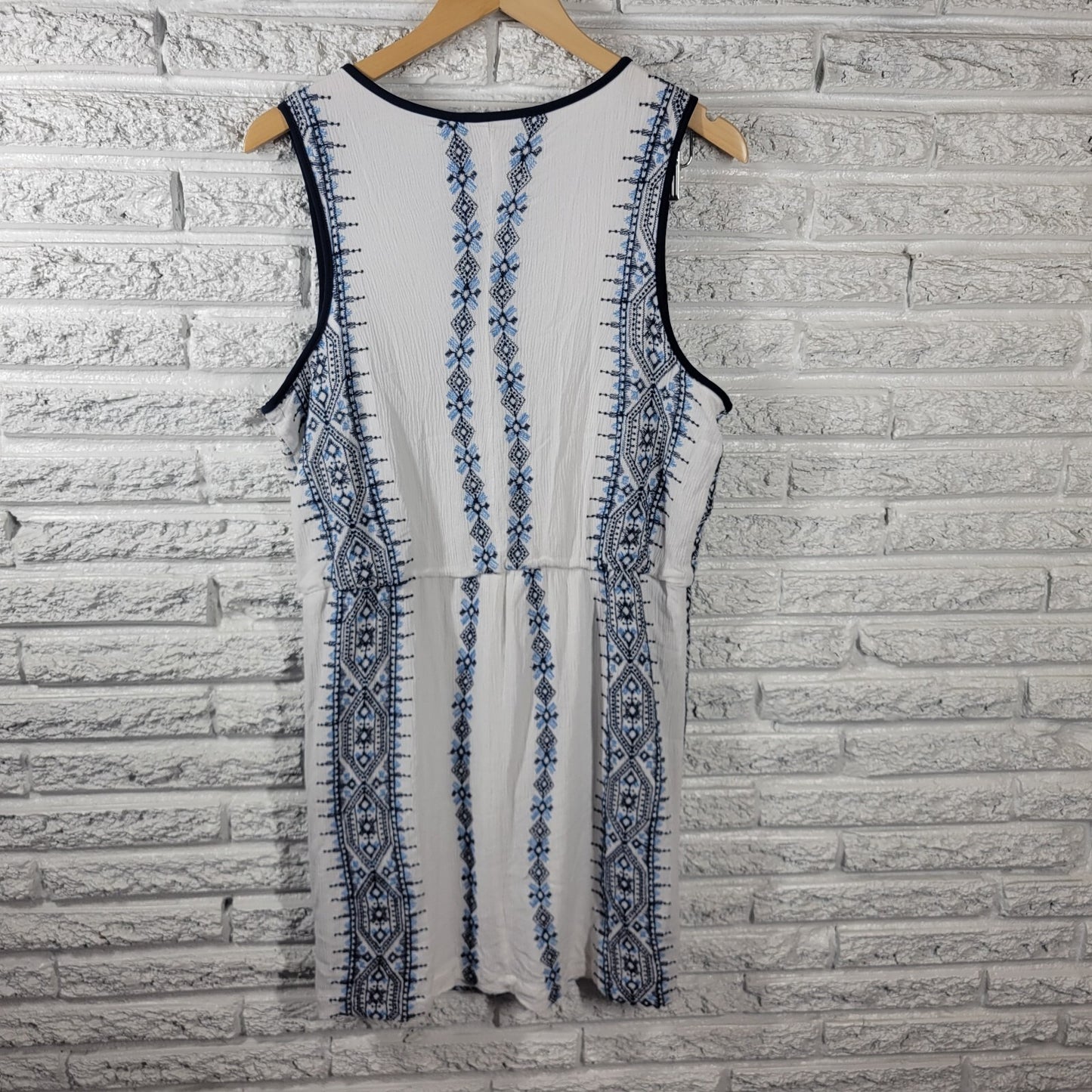 Westport Women XL Dress Blue Geometric Embroidered Rayon Mini Sheath Sleeveless