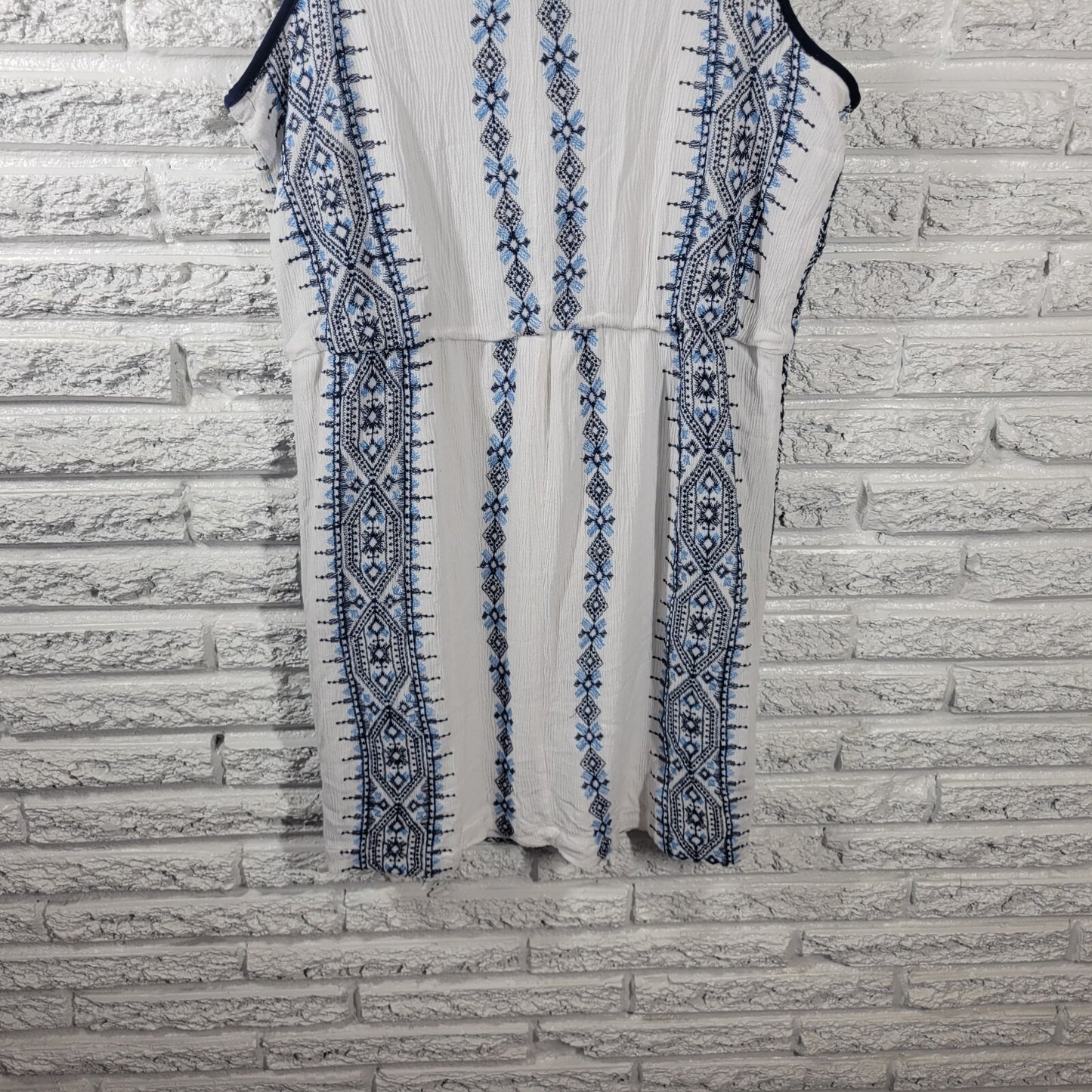 Westport Women XL Dress Blue Geometric Embroidered Rayon Mini Sheath Sleeveless