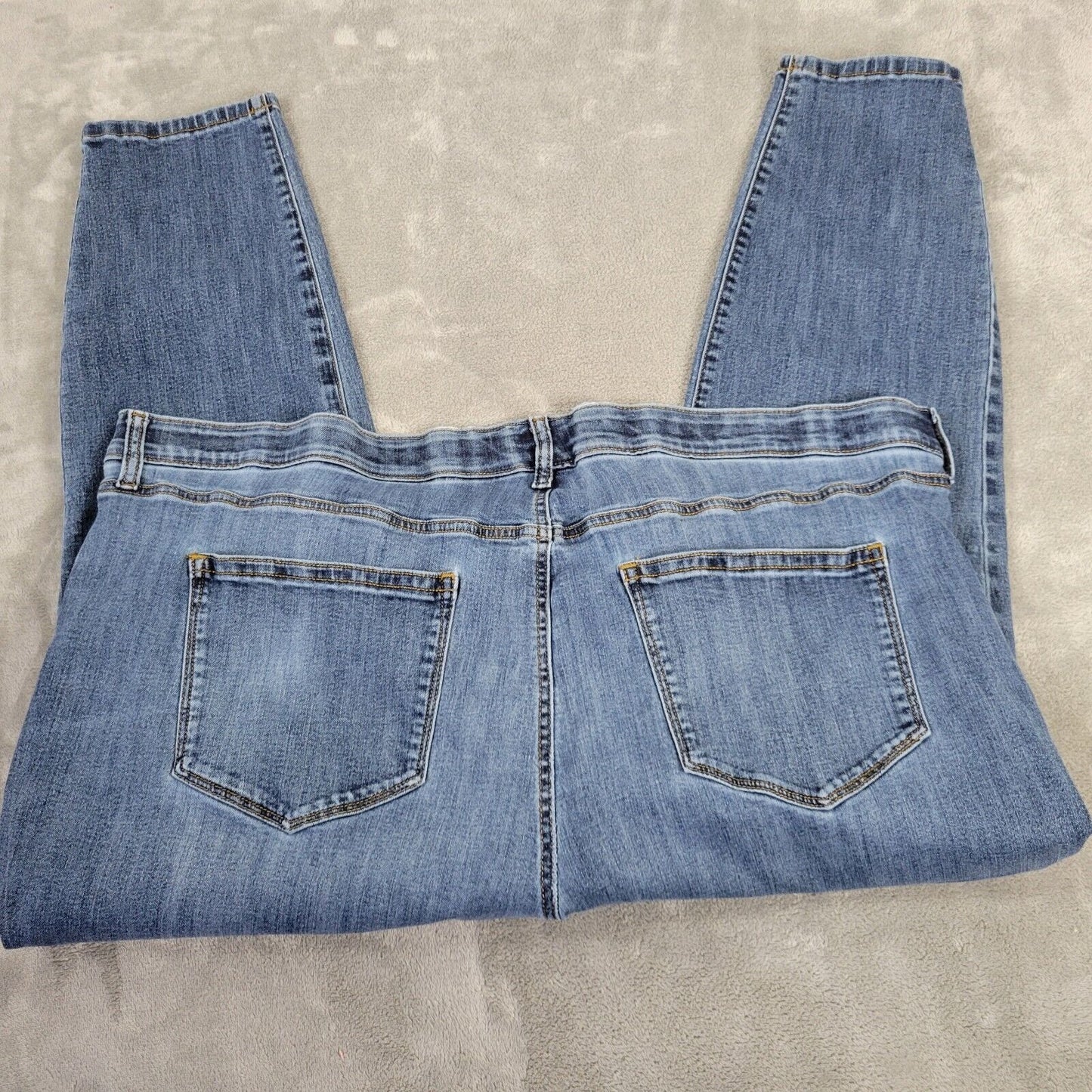 Sonoma Womens Jeans 26W Plus Cropped Straight Leg Blue Denim Zip Fly Comfy