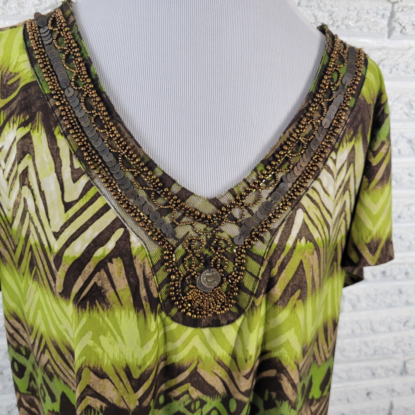 Avenue Women's 18/20 Plus Green Geometric Beaded Sequin Flutter Sleeve V-Neck