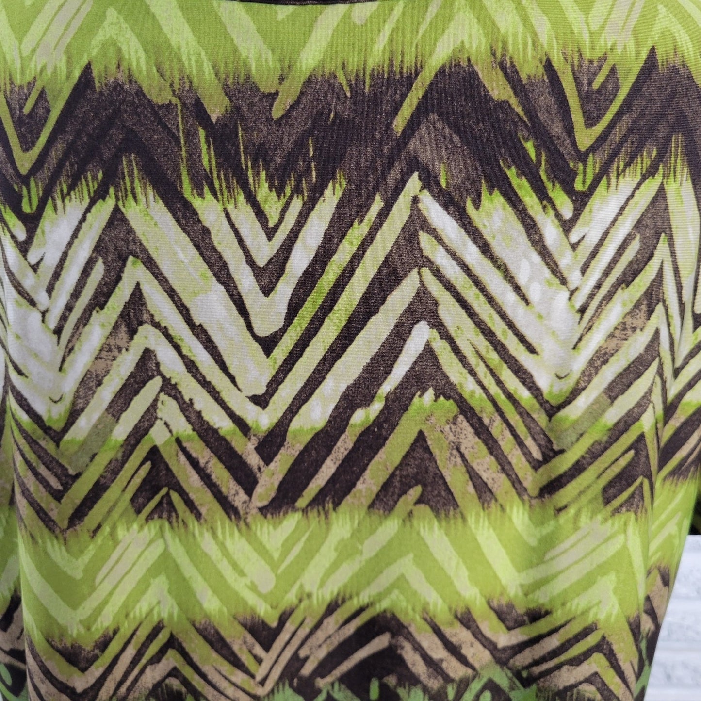 Avenue Women's 18/20 Plus Green Geometric Beaded Sequin Flutter Sleeve V-Neck