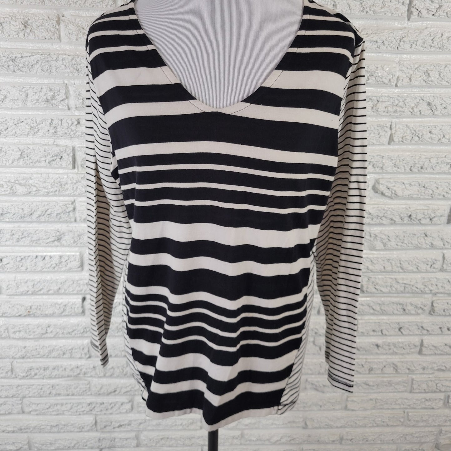 Onque Casual Womens Top XL Knit Long Sleeve Black Stripe Cotton Blend Casual