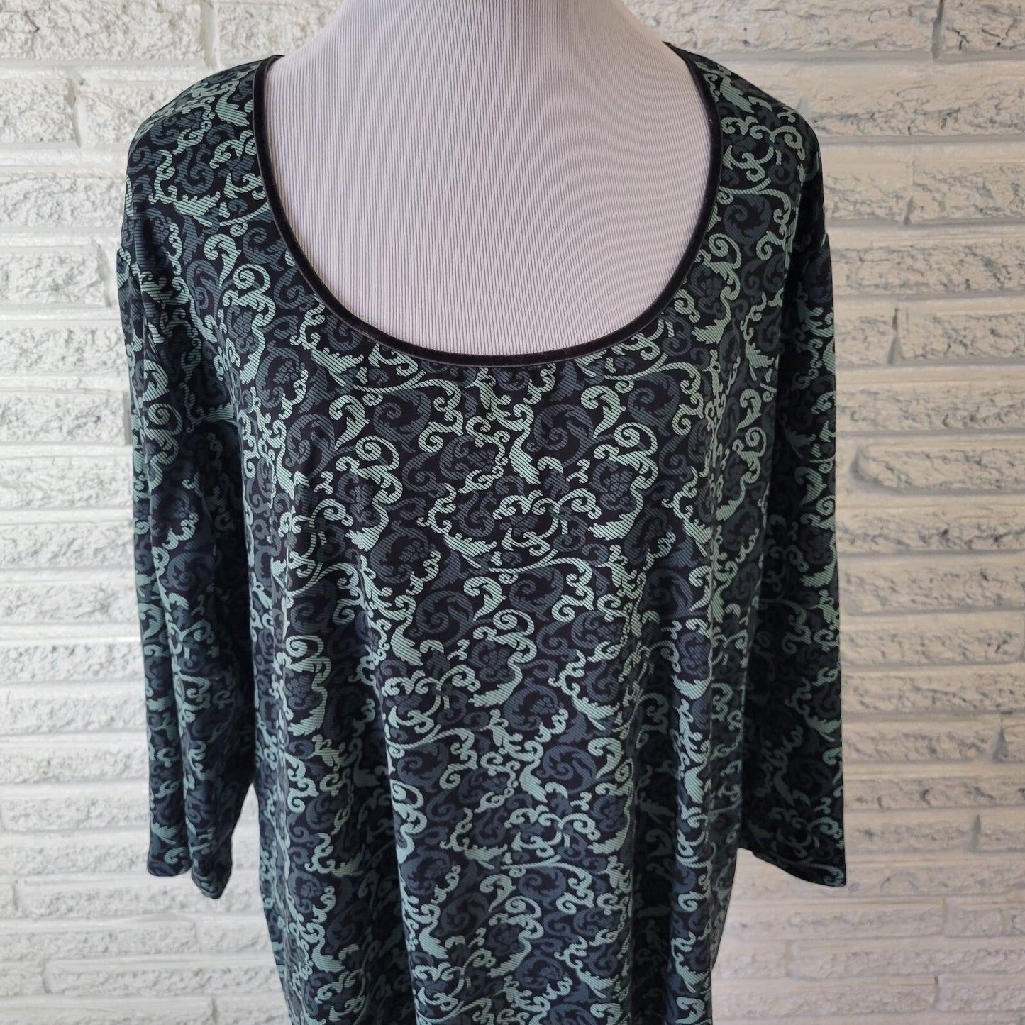 Apostrophe Women's Plus Size Top 24W 26W Blue Gray Geometric 3/4 Sleeve Blouse