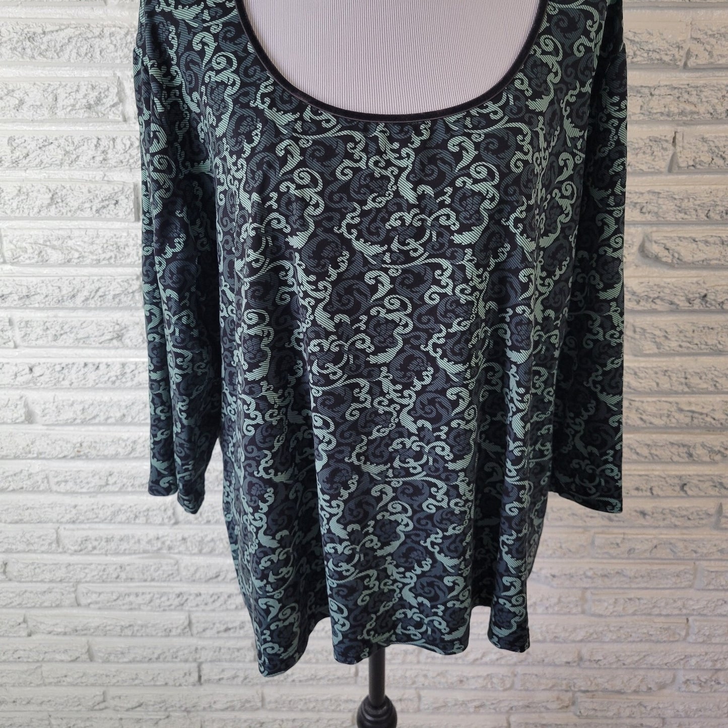 Apostrophe Women's Plus Size Top 24W 26W Blue Gray Geometric 3/4 Sleeve Blouse
