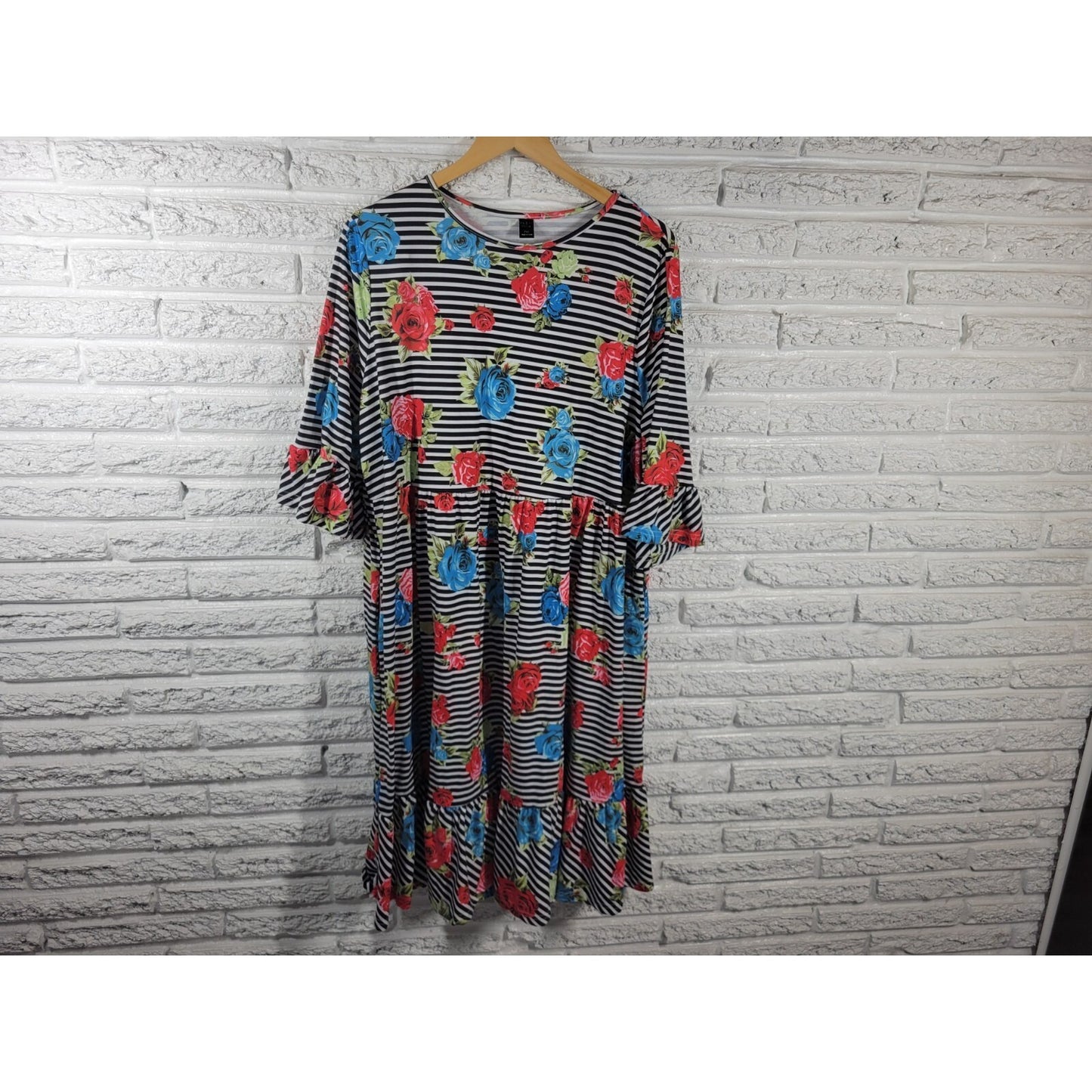 Emery Rose Dress 2XL Plus 3/4 Bell Sleeve Red Floral Poly Blend Ruffle Pockets