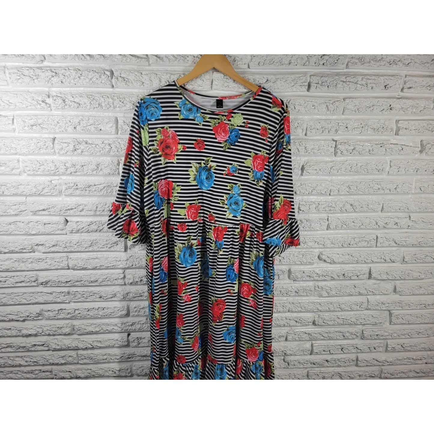 Emery Rose Dress 2XL Plus 3/4 Bell Sleeve Red Floral Poly Blend Ruffle Pockets