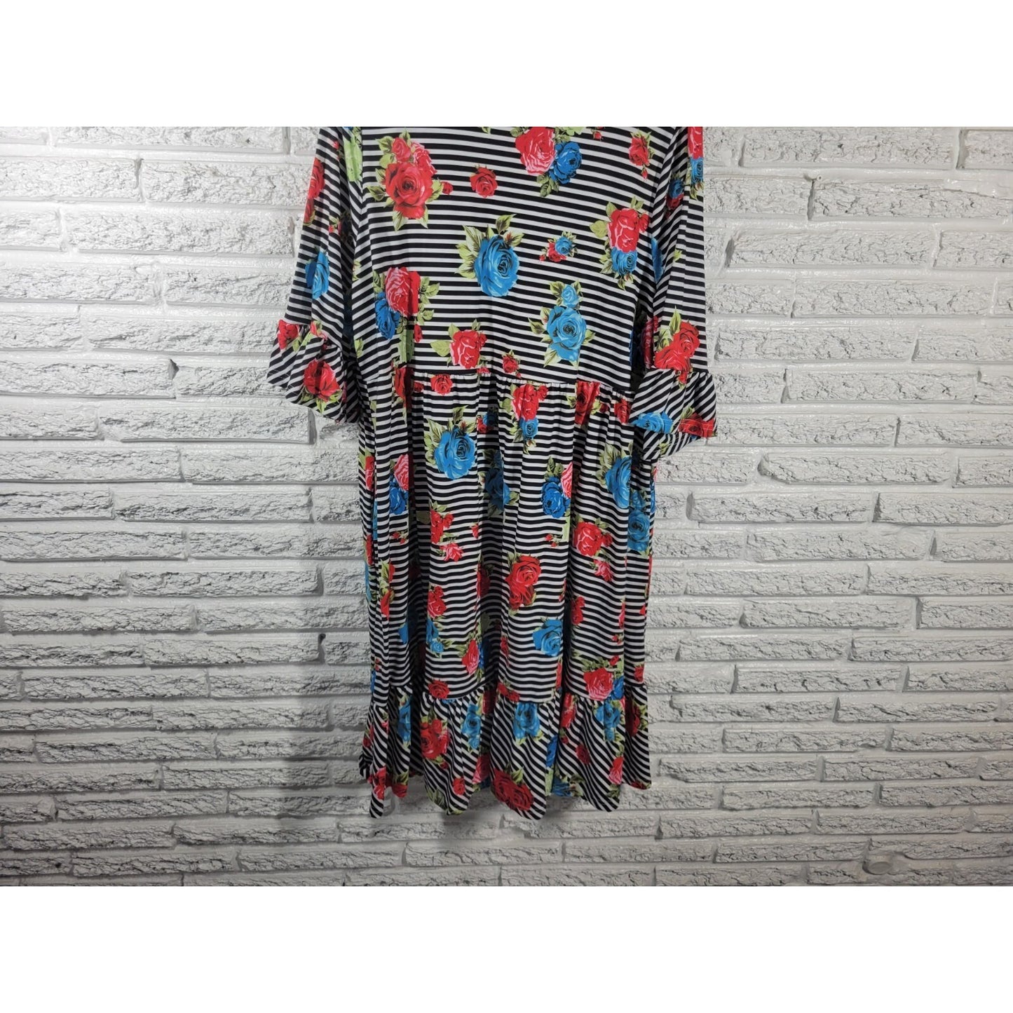 Emery Rose Dress 2XL Plus 3/4 Bell Sleeve Red Floral Poly Blend Ruffle Pockets